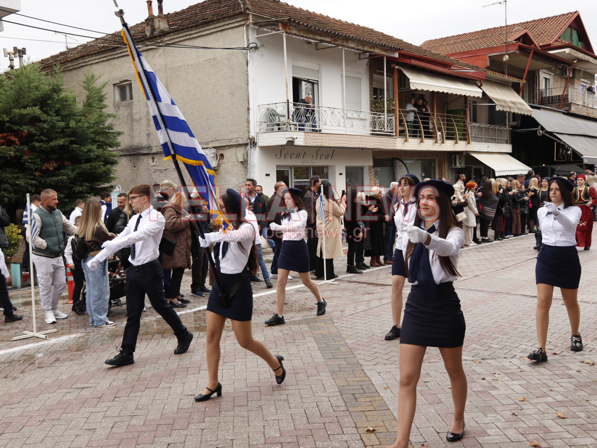 Κρύα Βρύση: Με περηφάνια και συγκίνηση η μαθητική παρέλαση για την 28η Οκτωβρίου (φωτογραφίες)