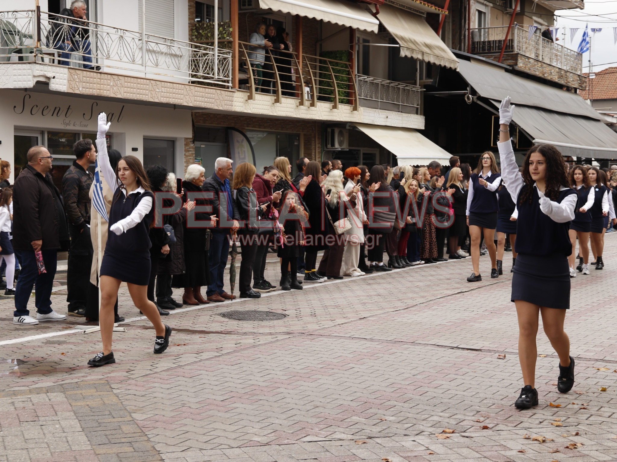 Κρύα Βρύση: Με περηφάνια και συγκίνηση η μαθητική παρέλαση για την 28η Οκτωβρίου (φωτογραφίες)