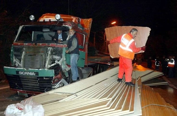 2003: Η τραγωδία στα Τέμπη με τους 21 νεκρούς μαθητές που δεν θα ξεχαστεί ποτέ