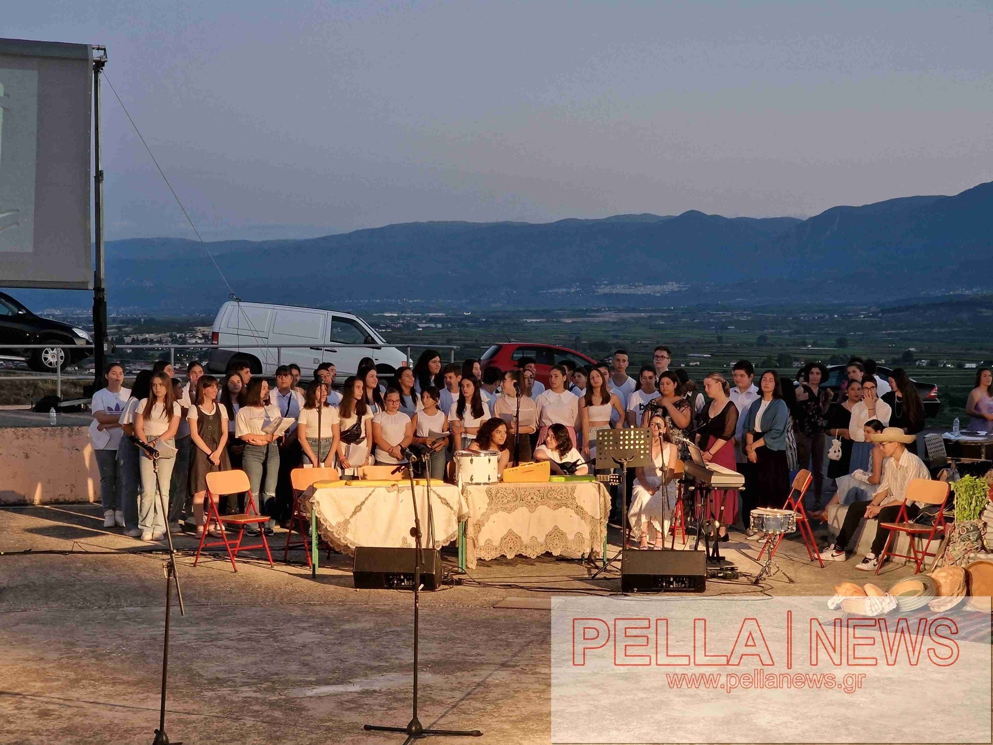 Σχολική εκδήλωση σταθμός για τον Δ. Σκύδρας:  ζωντάνεψαν μνήμες, συγκίνησαν, έστειλαν μηνύματα επίκαιρα όσο ποτέ οι μαθητές 5 σχολείων