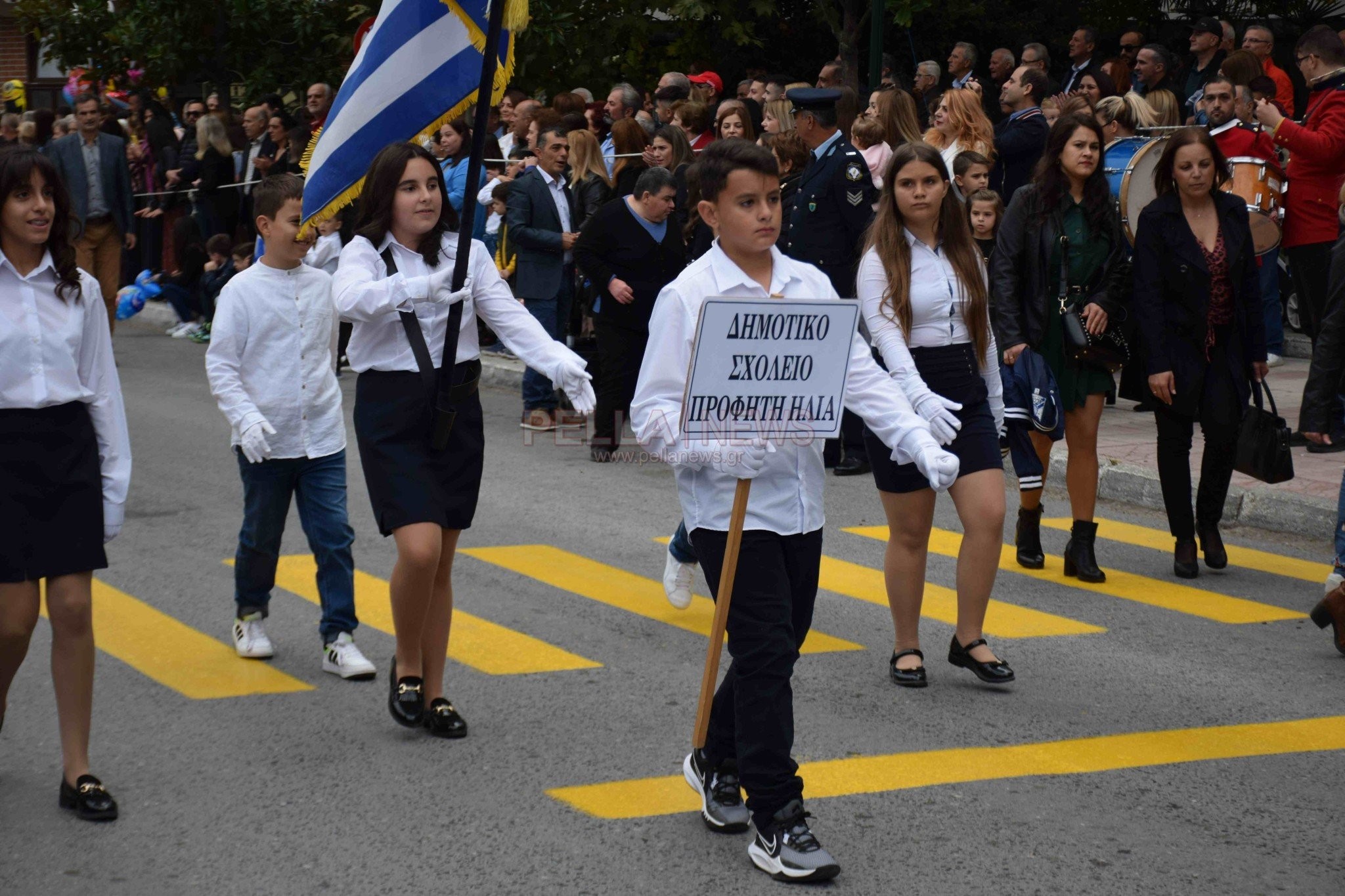 Σκύδρα: περήφανα νιάτα τίμησαν την επέτειο του "ΟΧΙ" (βίντεο & φώτο)