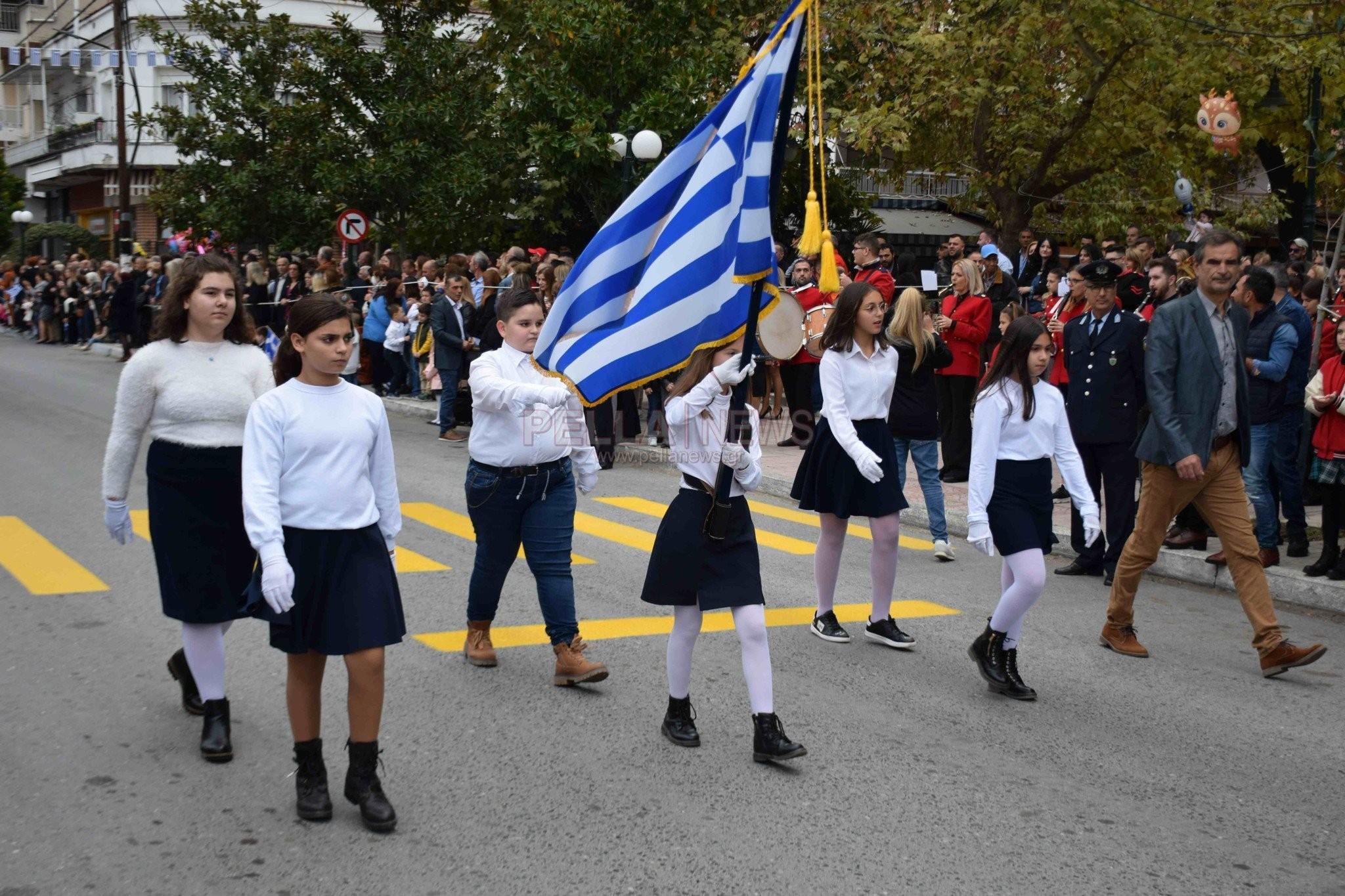 Σκύδρα: περήφανα νιάτα τίμησαν την επέτειο του "ΟΧΙ" (βίντεο & φώτο)