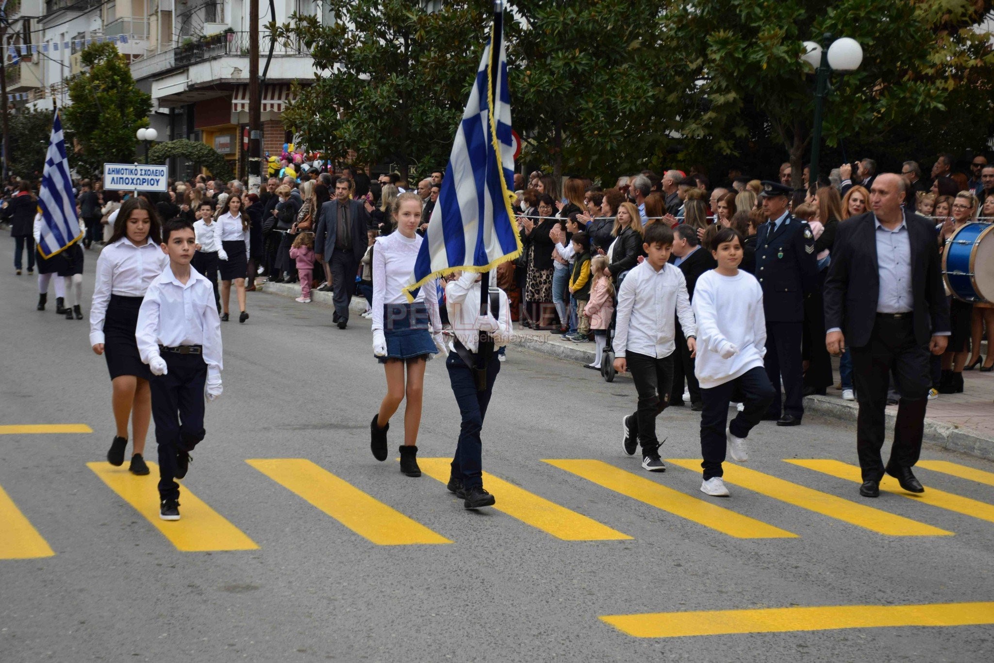 Σκύδρα: περήφανα νιάτα τίμησαν την επέτειο του "ΟΧΙ" (βίντεο & φώτο)