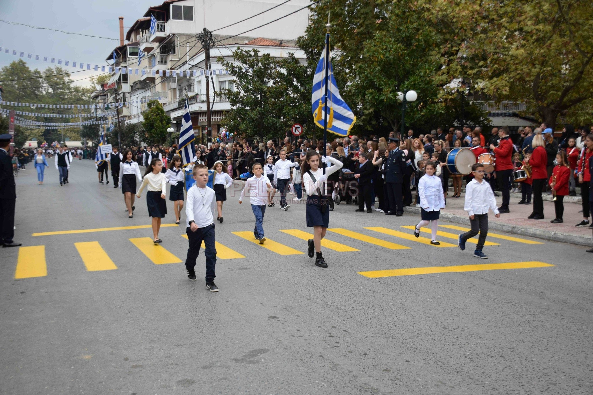 Σκύδρα: περήφανα νιάτα τίμησαν την επέτειο του "ΟΧΙ" (βίντεο & φώτο)