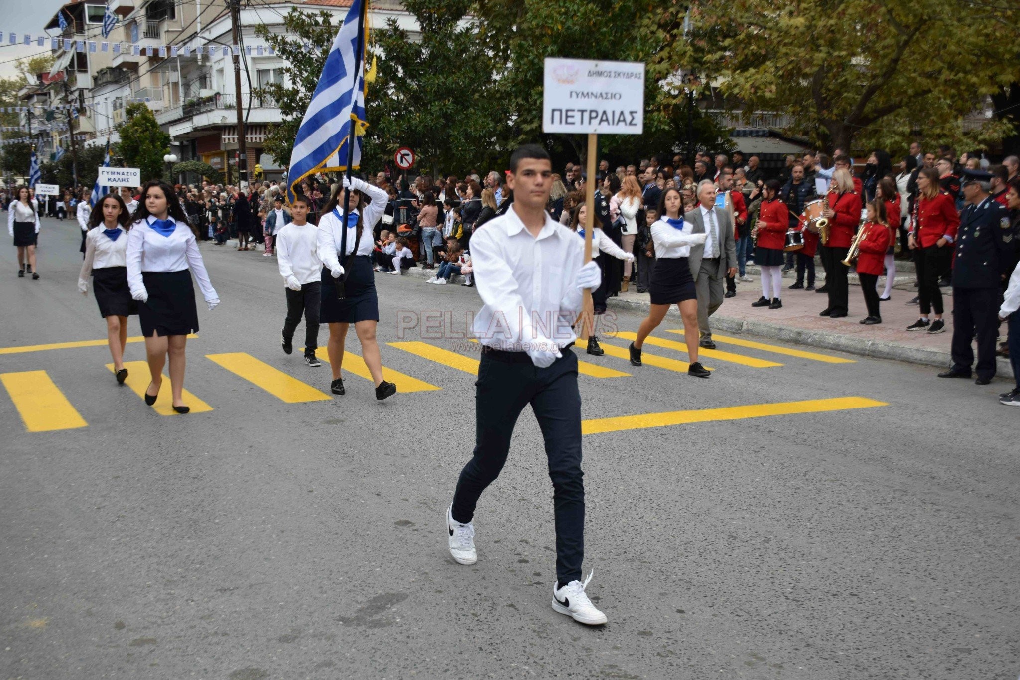 Σκύδρα: περήφανα νιάτα τίμησαν την επέτειο του "ΟΧΙ" (βίντεο & φώτο)