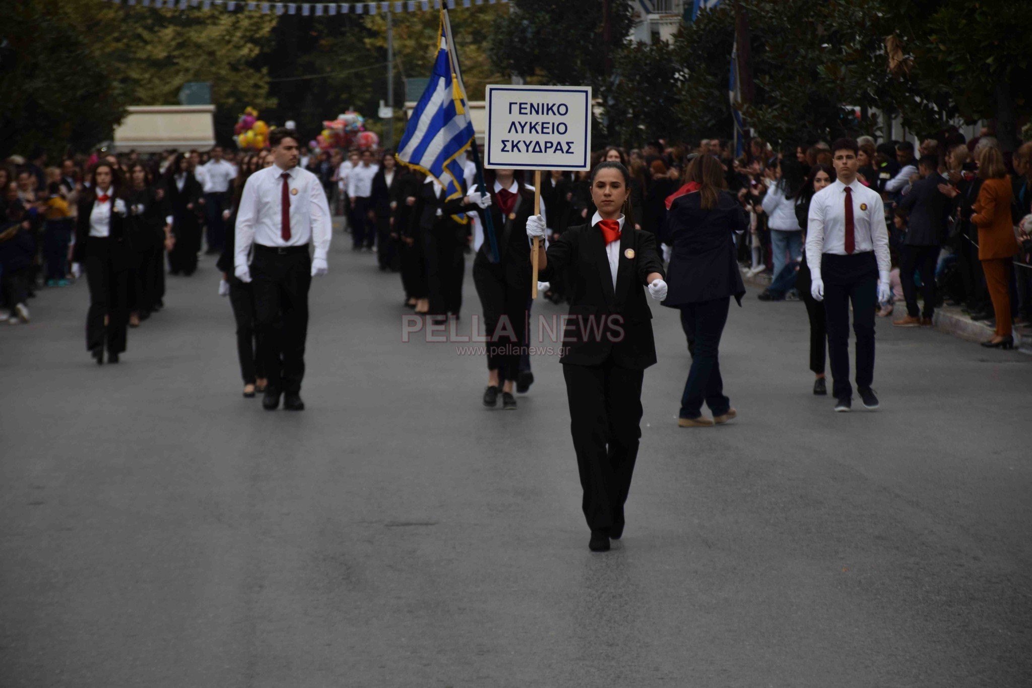 Σκύδρα: περήφανα νιάτα τίμησαν την επέτειο του "ΟΧΙ" (βίντεο & φώτο)