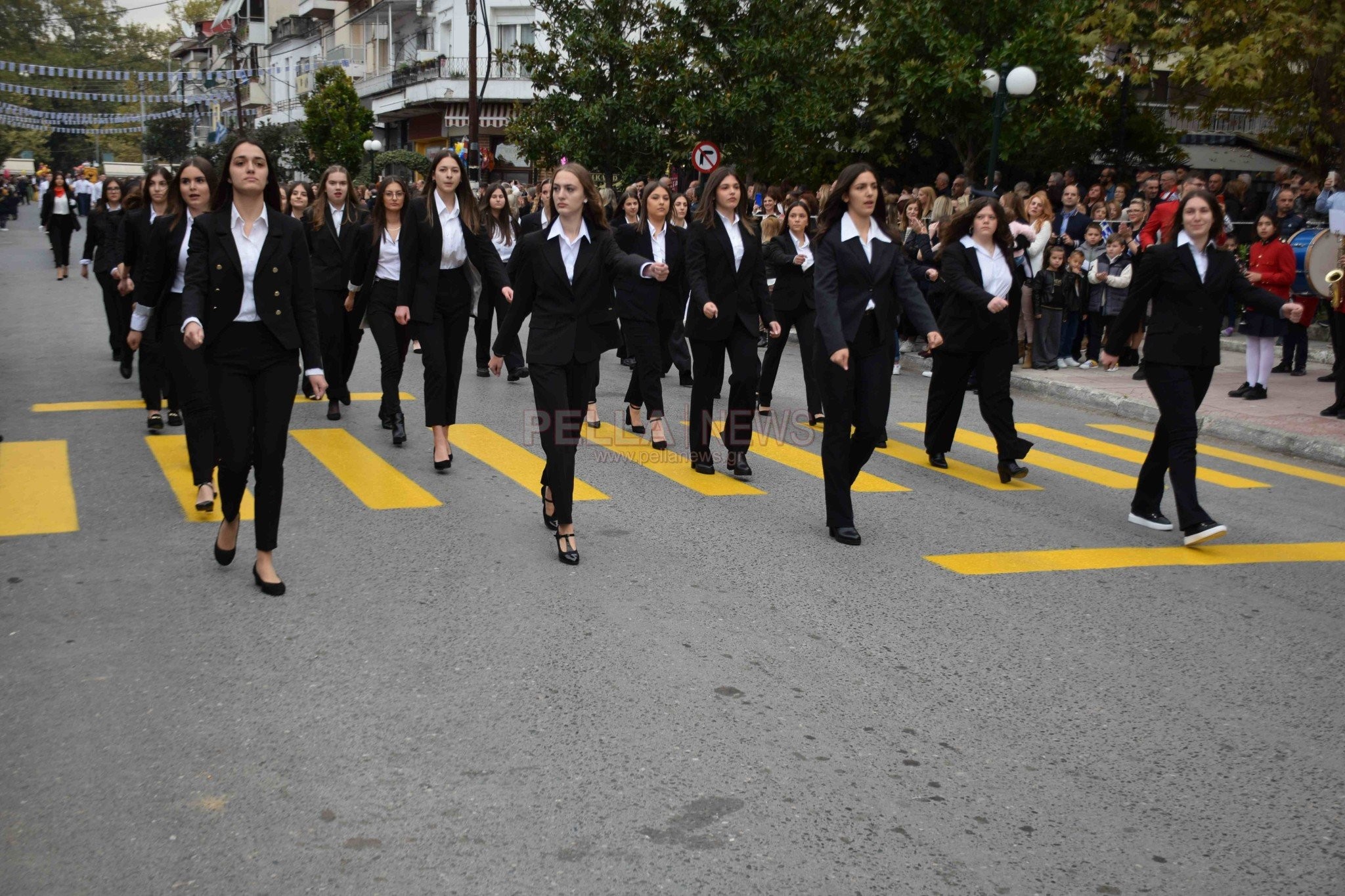 Σκύδρα: περήφανα νιάτα τίμησαν την επέτειο του "ΟΧΙ" (βίντεο & φώτο)