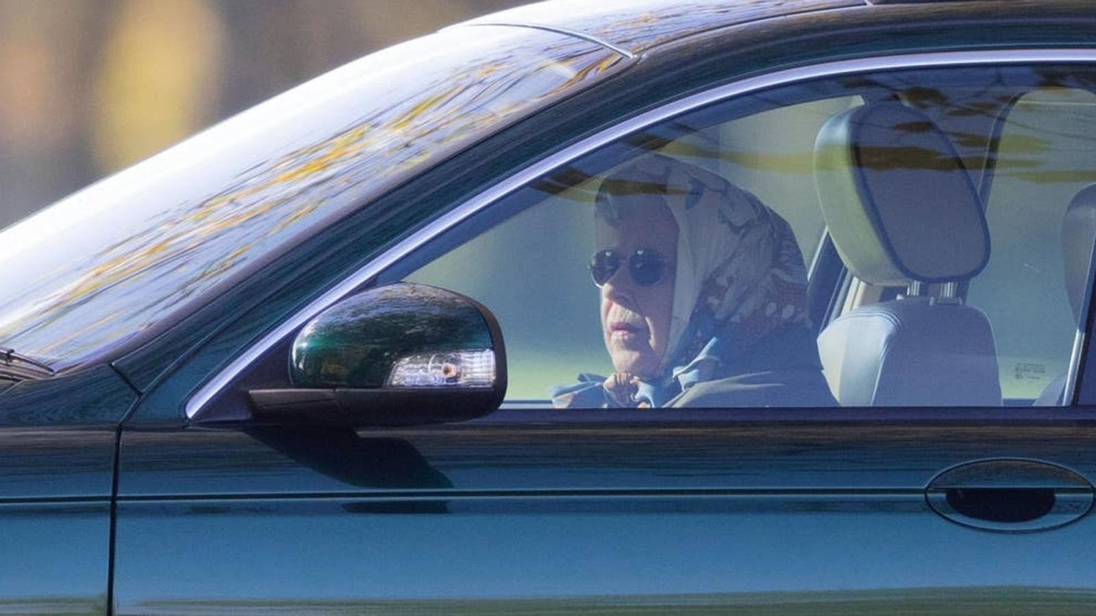 Βγαίνει σε δημοπρασία το αγαπημένο αυτοκίνητο της Βασίλισσας Ελισάβετ
