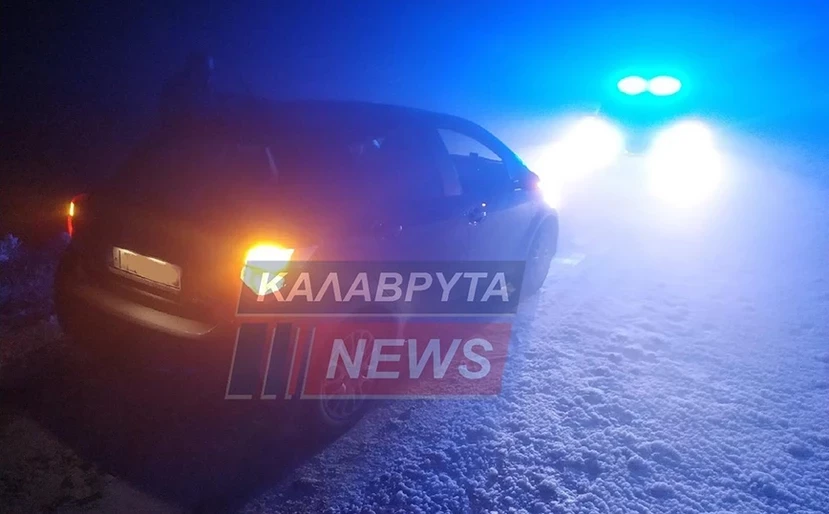 Καλάβρυτα: Δύο επιβάτες ΙΧ εγκλωβίστηκαν σε υψόμετρο 2.000 μέτρων στον χιονισμένο Χελμό