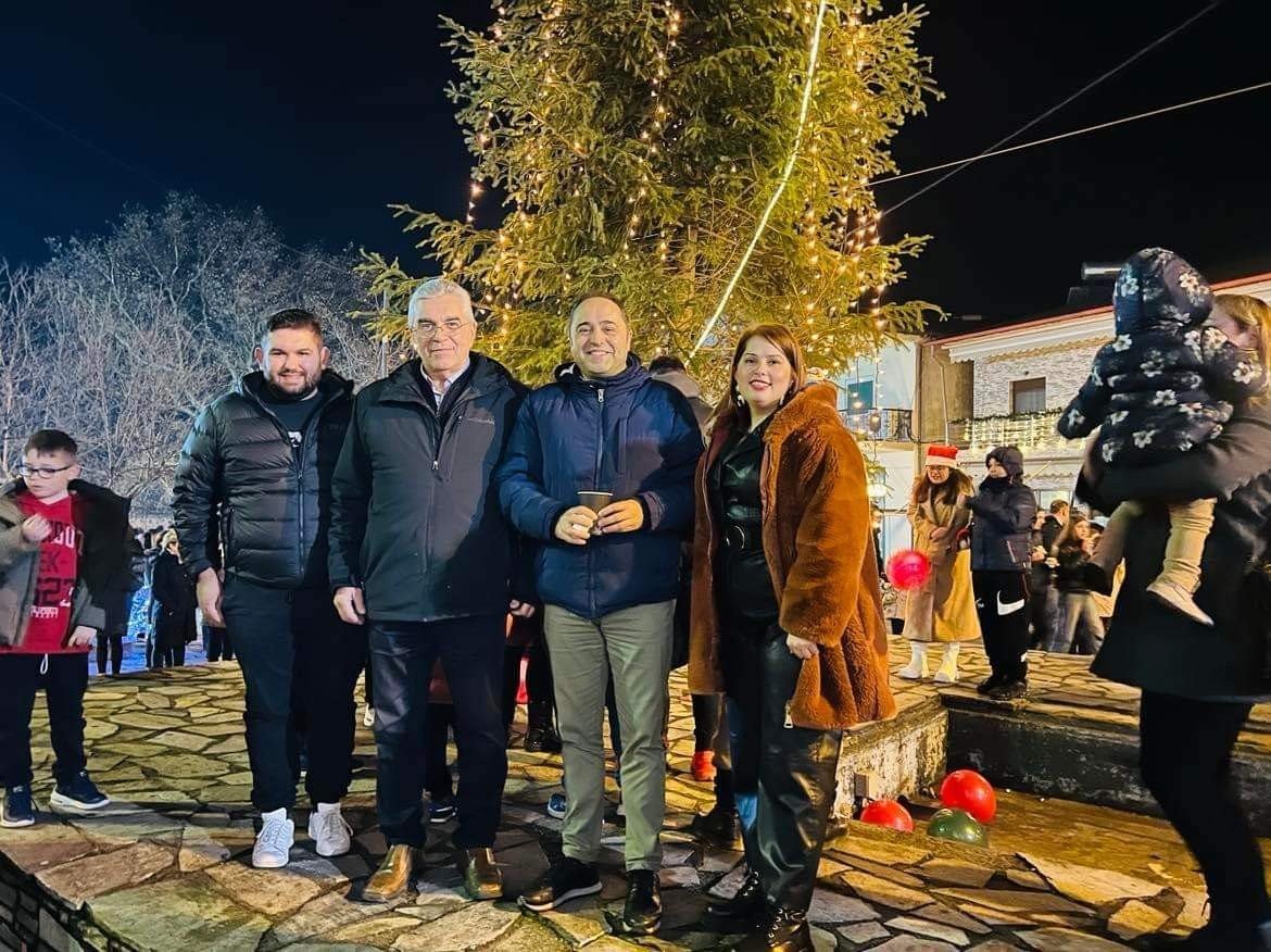 Με Χριστουγεννιάτικη διάθεση ο Δήμαρχος Αλμωπίας