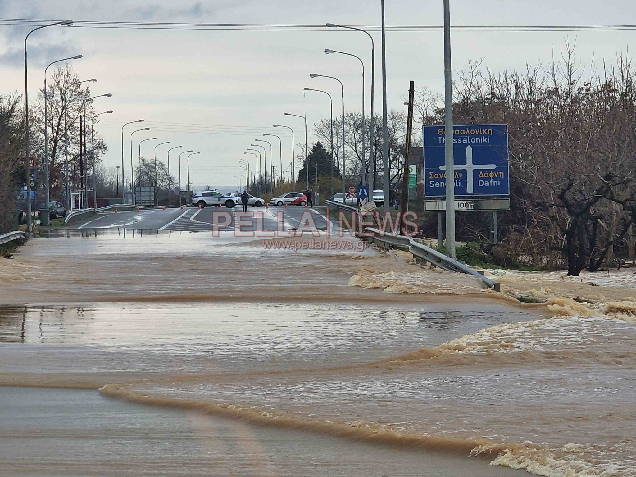 Σκύδρα: «Βούλιαξε» το εκκλησάκι της Παναγίας της Κίρεζλι-αγωνία για την επόμενη ημέρα!