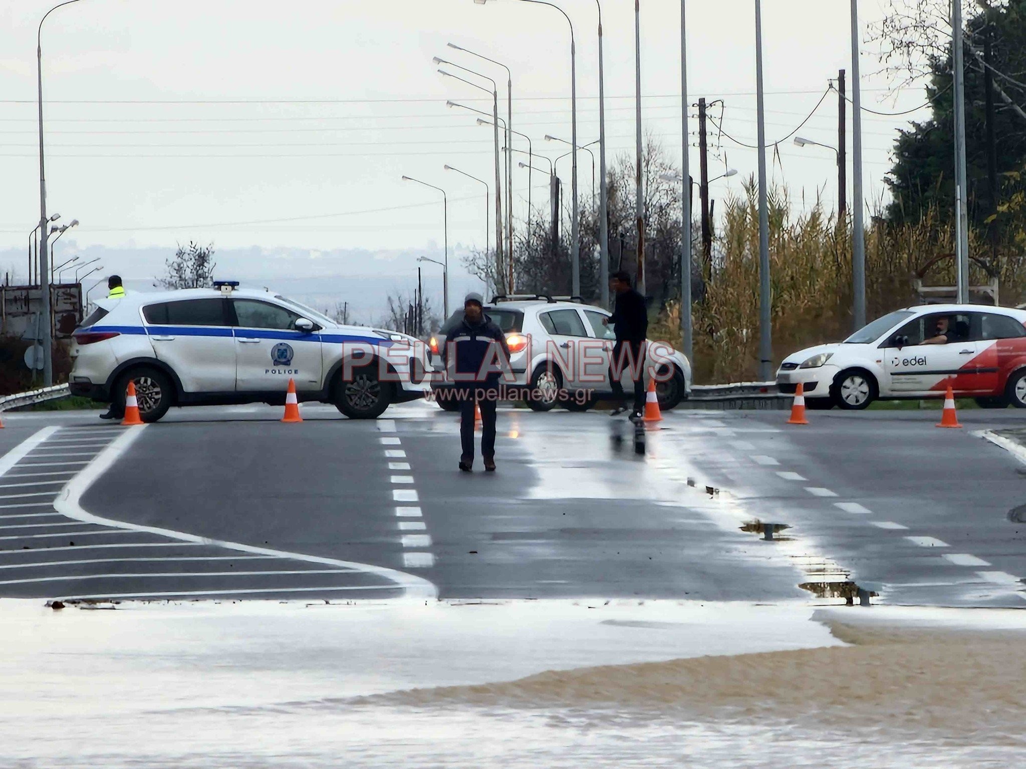 Σκύδρα: «Βούλιαξε» το εκκλησάκι της Παναγίας της Κίρεζλι-αγωνία για την επόμενη ημέρα!