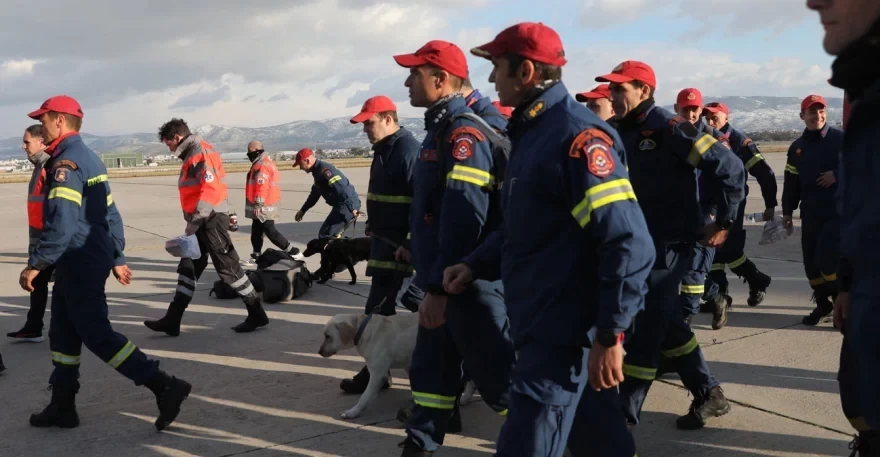 Σεισμός - ΕΜΑΚ: «Ευχαριστώ Ελλάδα» λένε οι Τούρκοι στα κοινωνικά δίκτυα