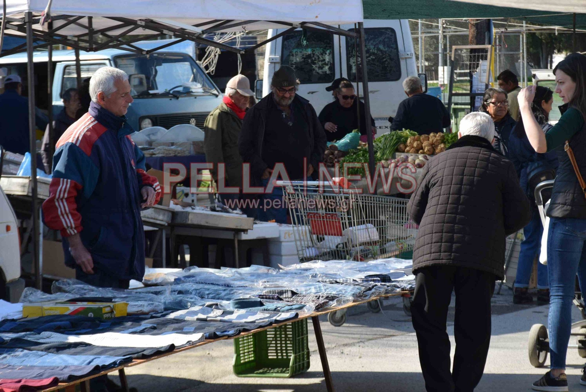 Το «διαμάντι» της Σκύδρας είναι το παζάρι της – φωτογραφικές στιγμές από την κάμερα του pellanews.gr