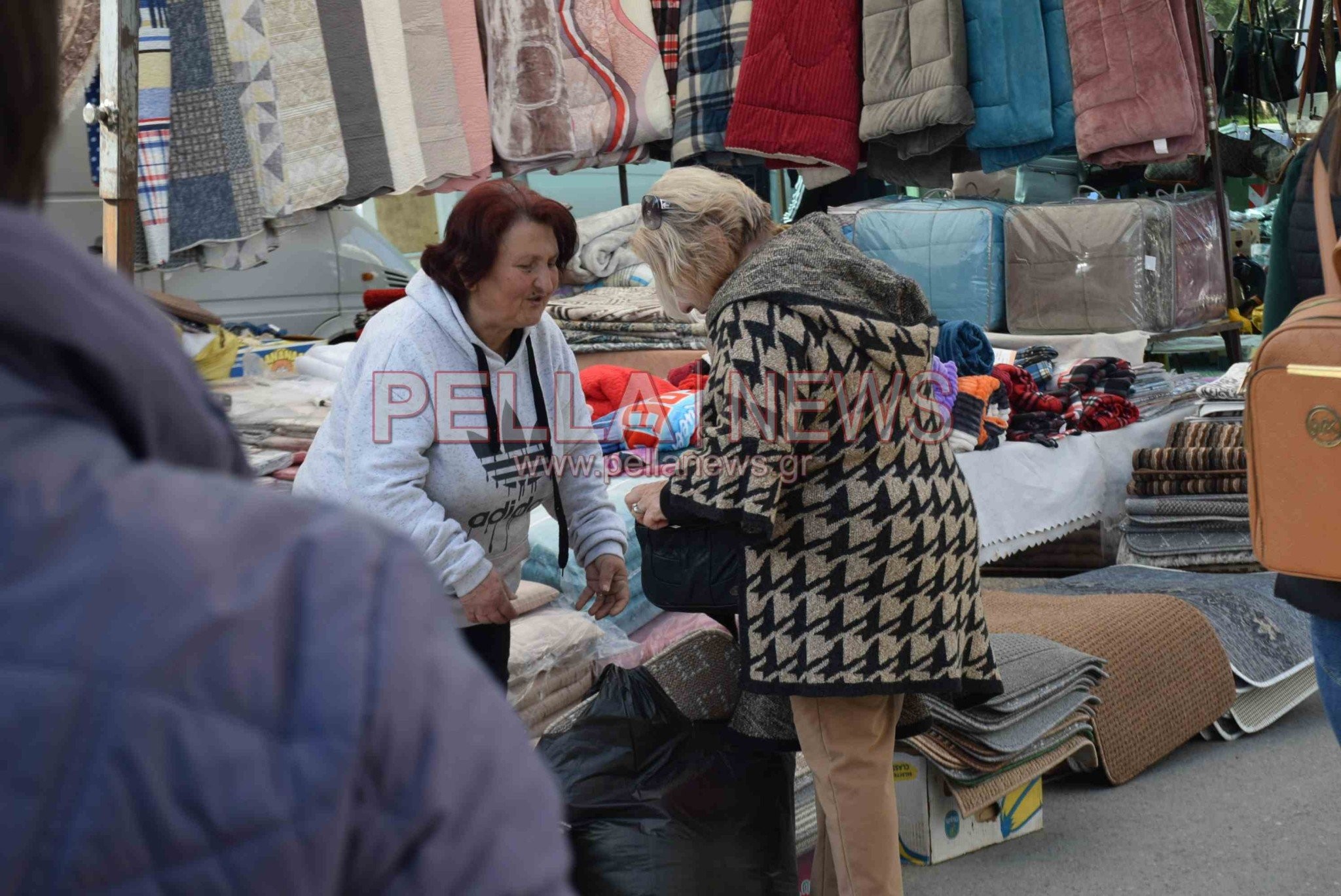 Το «διαμάντι» της Σκύδρας είναι το παζάρι της – φωτογραφικές στιγμές από την κάμερα του pellanews.gr