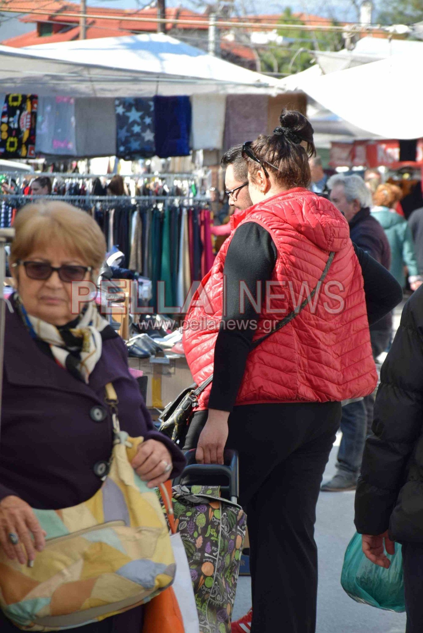 Το «διαμάντι» της Σκύδρας είναι το παζάρι της – φωτογραφικές στιγμές από την κάμερα του pellanews.gr