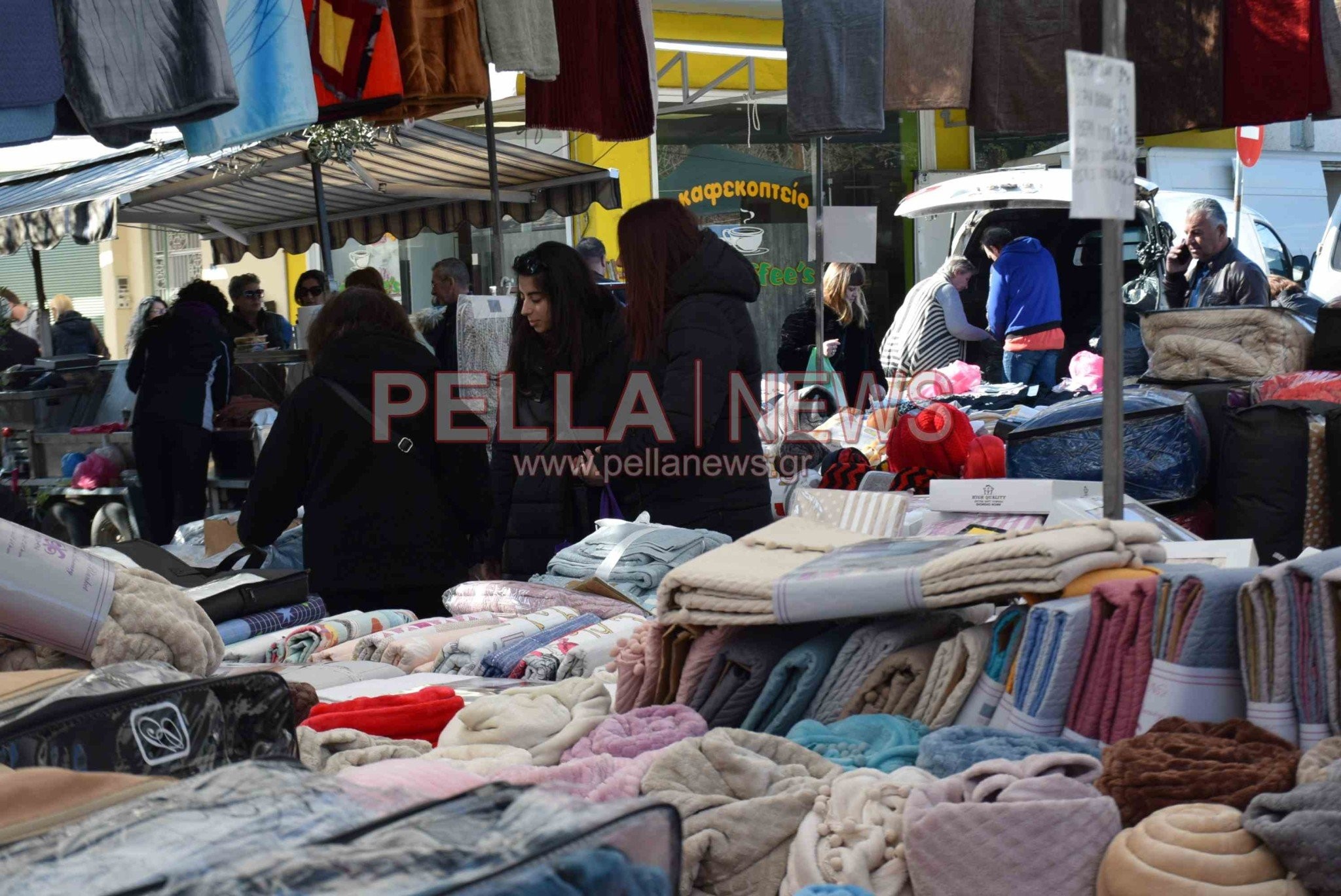 Το «διαμάντι» της Σκύδρας είναι το παζάρι της – φωτογραφικές στιγμές από την κάμερα του pellanews.gr