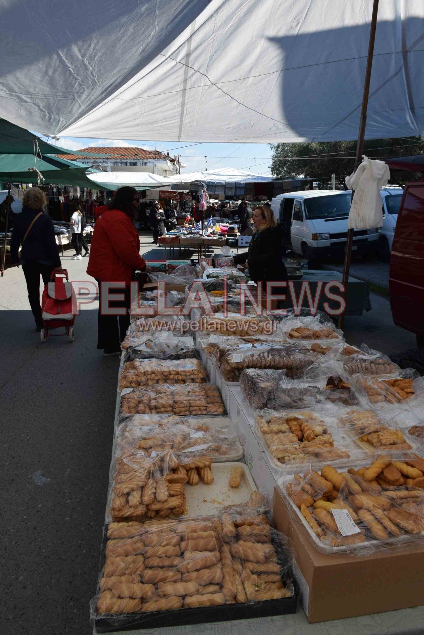 Το «διαμάντι» της Σκύδρας είναι το παζάρι της – φωτογραφικές στιγμές από την κάμερα του pellanews.gr