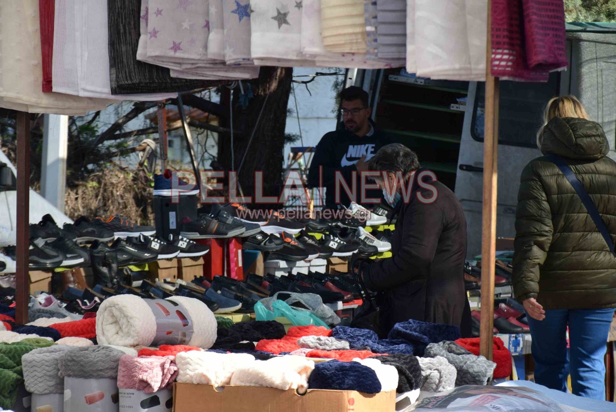 Το «διαμάντι» της Σκύδρας είναι το παζάρι της – φωτογραφικές στιγμές από την κάμερα του pellanews.gr