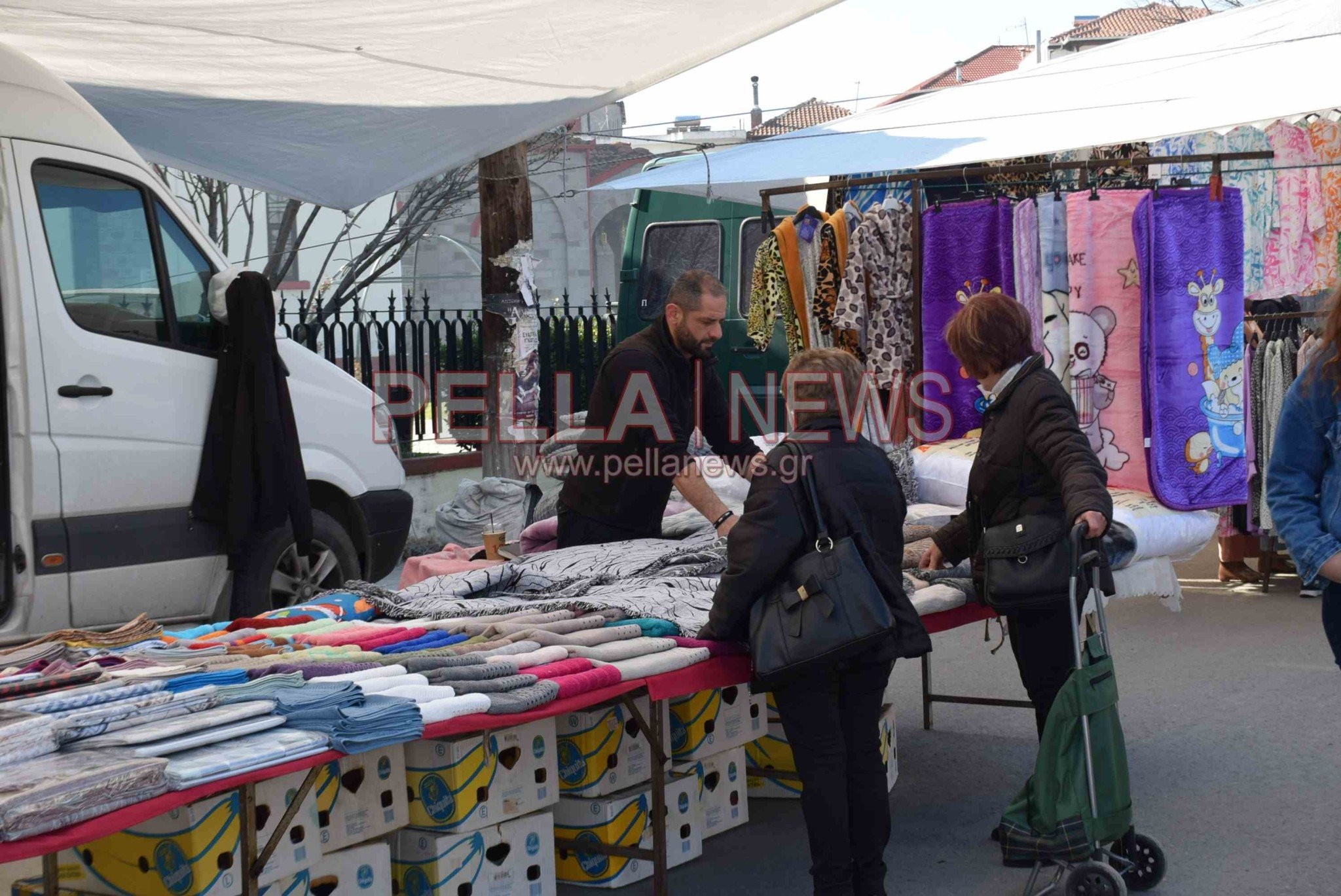 Το «διαμάντι» της Σκύδρας είναι το παζάρι της – φωτογραφικές στιγμές από την κάμερα του pellanews.gr