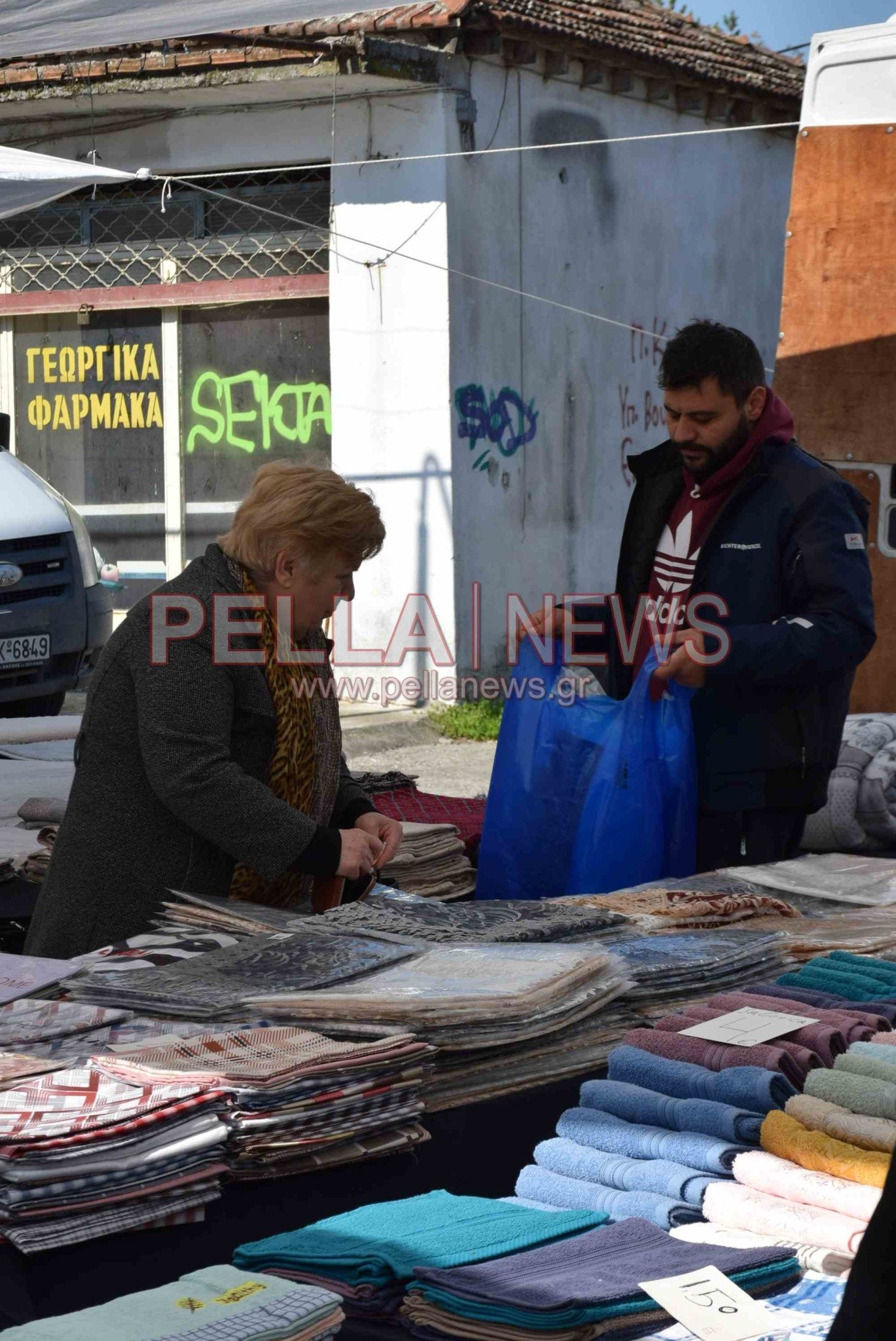 Το «διαμάντι» της Σκύδρας είναι το παζάρι της – φωτογραφικές στιγμές από την κάμερα του pellanews.gr