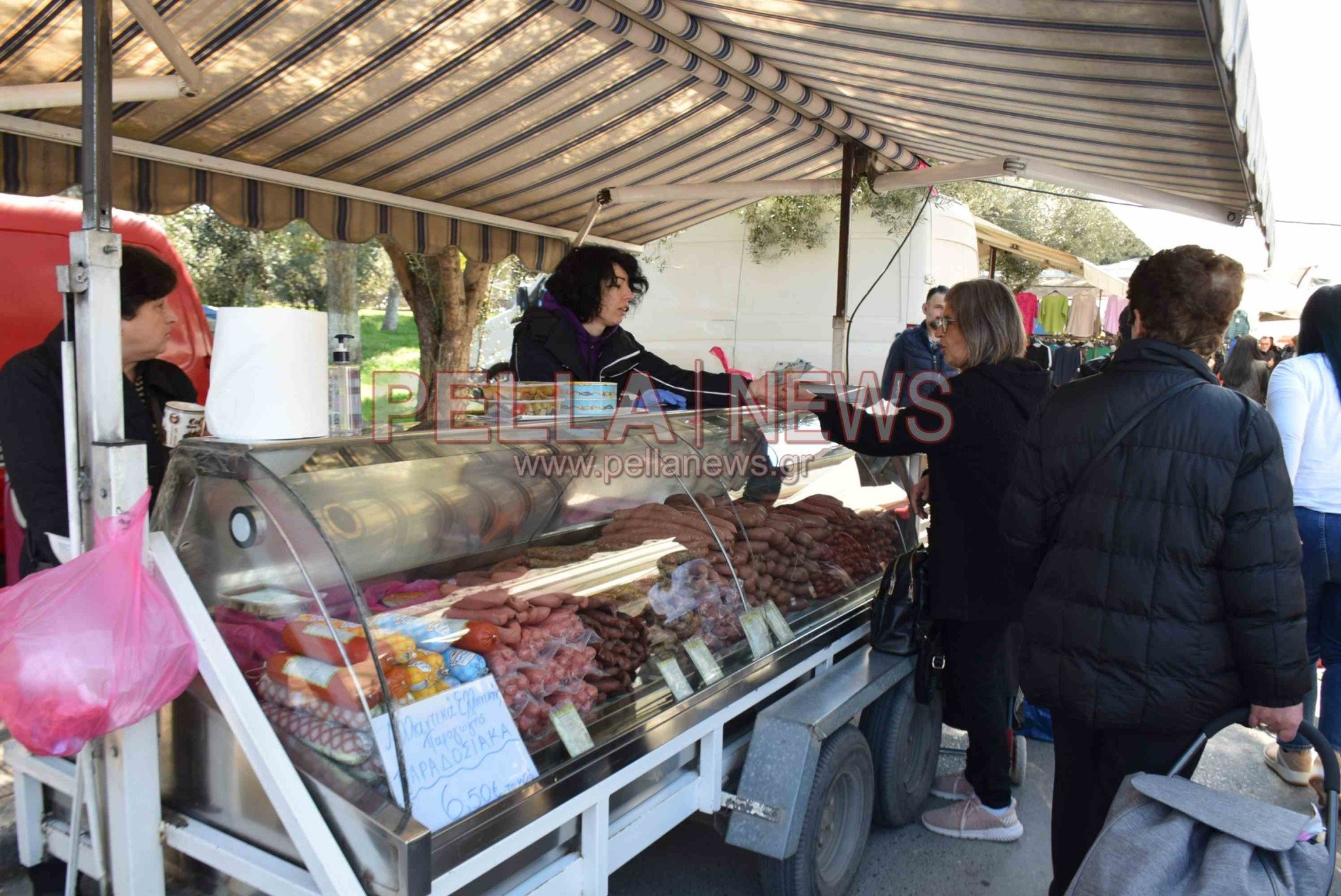 Το «διαμάντι» της Σκύδρας είναι το παζάρι της – φωτογραφικές στιγμές από την κάμερα του pellanews.gr