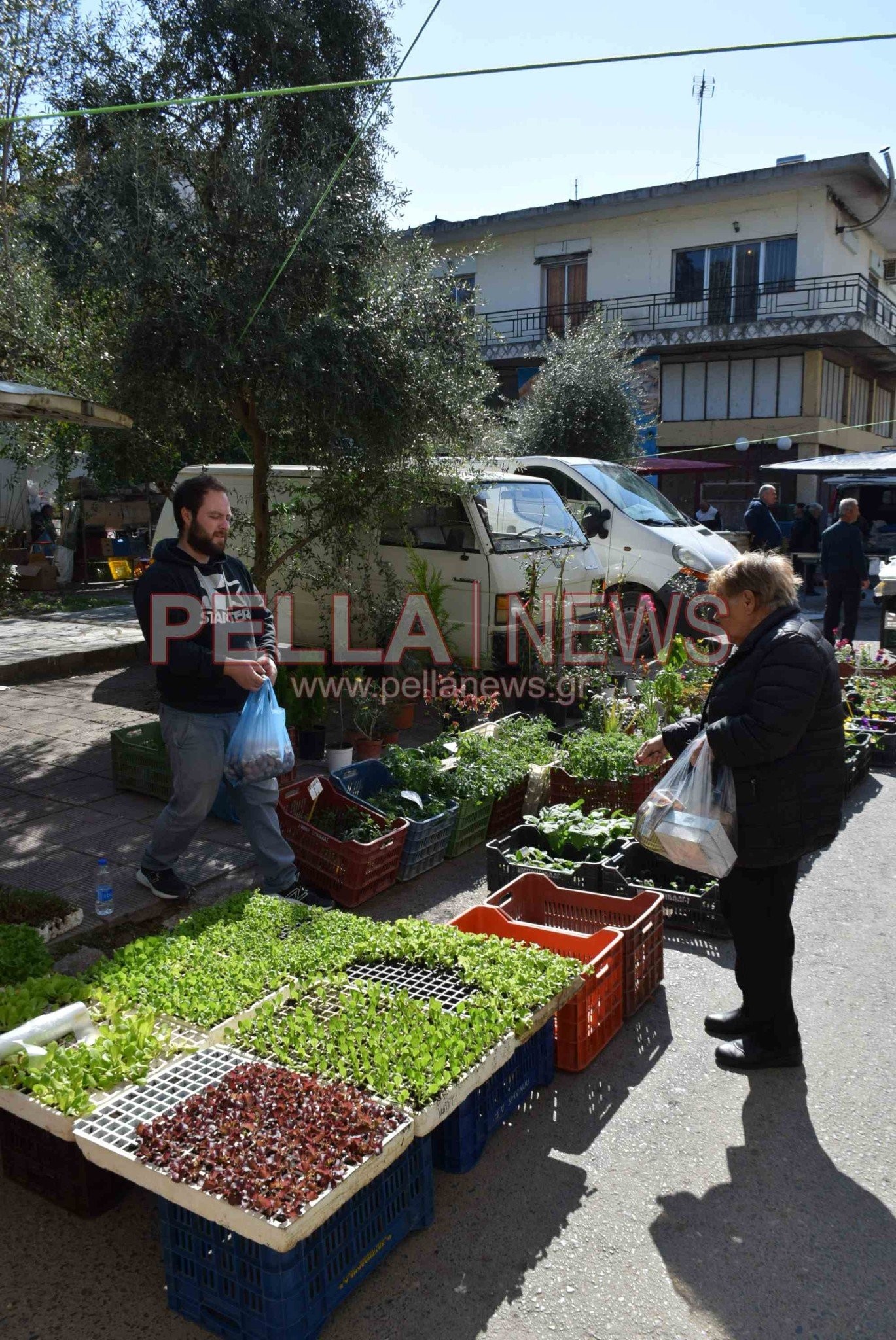 Το «διαμάντι» της Σκύδρας είναι το παζάρι της – φωτογραφικές στιγμές από την κάμερα του pellanews.gr