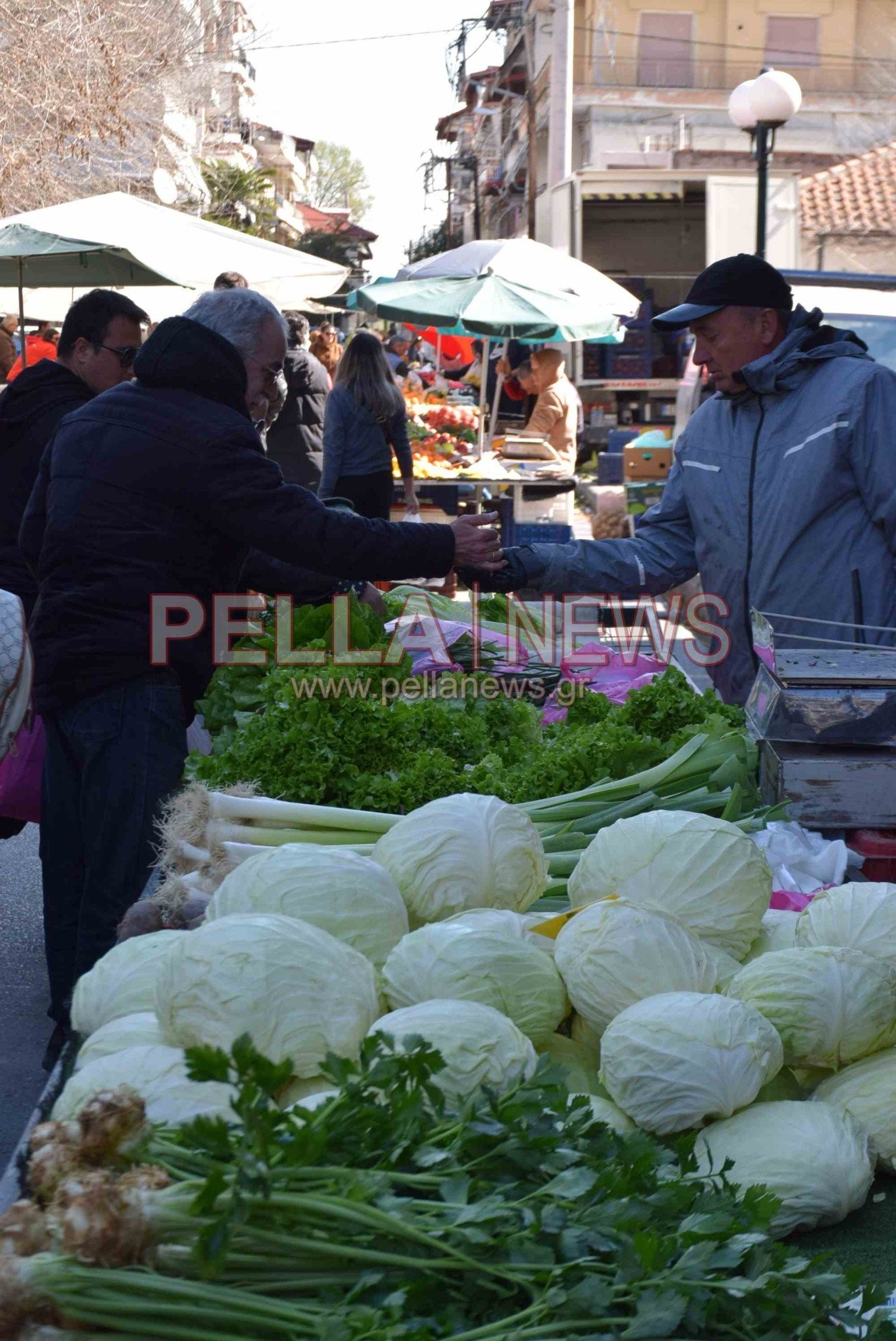 Το «διαμάντι» της Σκύδρας είναι το παζάρι της – φωτογραφικές στιγμές από την κάμερα του pellanews.gr