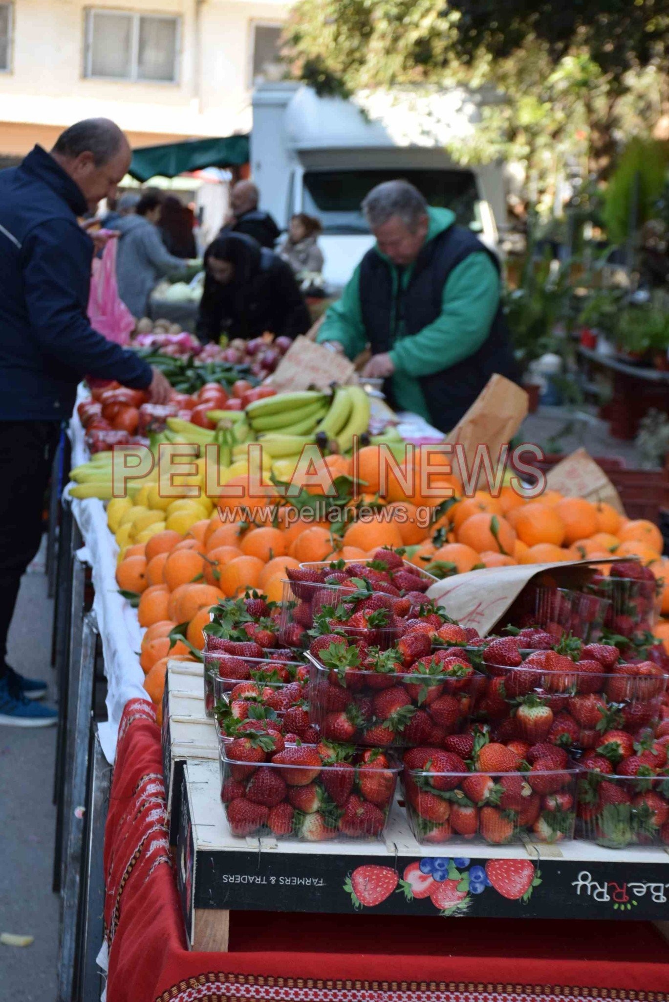 Το «διαμάντι» της Σκύδρας είναι το παζάρι της – φωτογραφικές στιγμές από την κάμερα του pellanews.gr