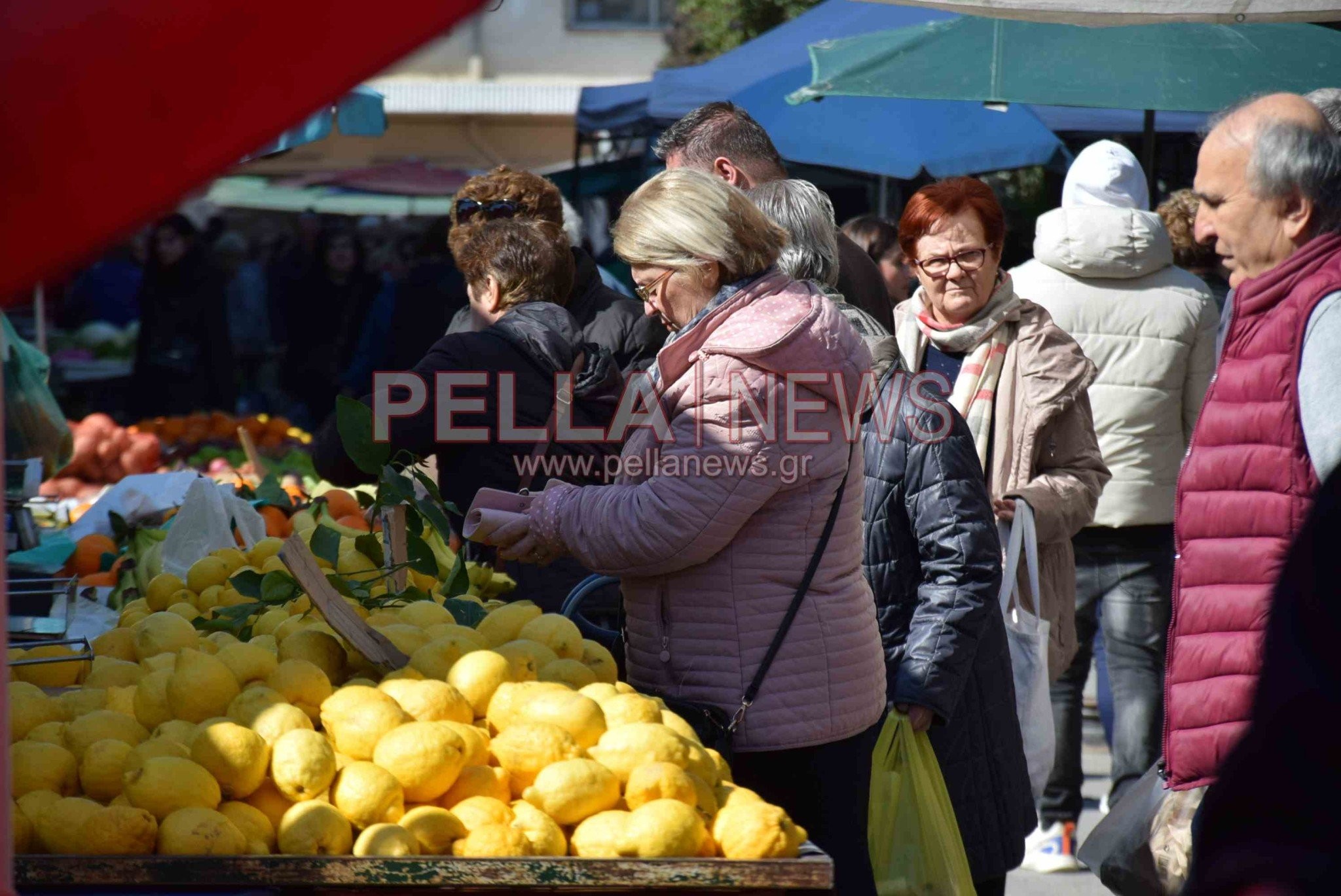 Το «διαμάντι» της Σκύδρας είναι το παζάρι της – φωτογραφικές στιγμές από την κάμερα του pellanews.gr