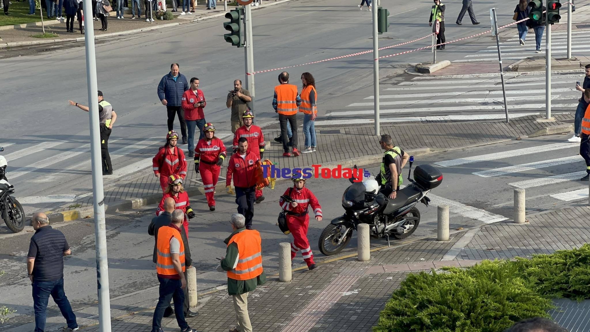 «Σεισμός» στο δημαρχείο Θεσσαλονίκης – Εντυπωσιακή άσκηση ετοιμότητας