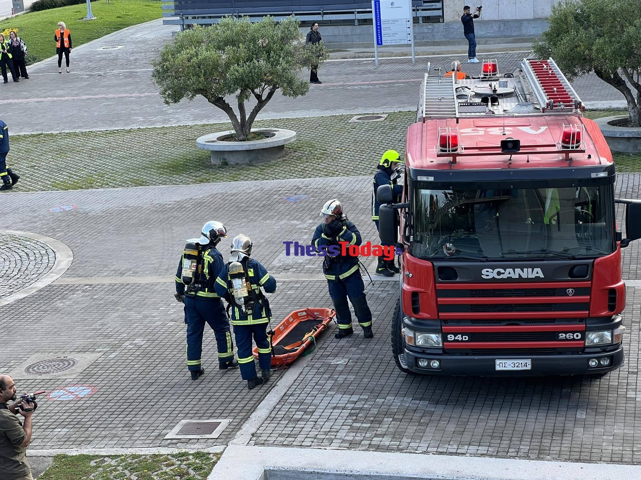 «Σεισμός» στο δημαρχείο Θεσσαλονίκης – Εντυπωσιακή άσκηση ετοιμότητας