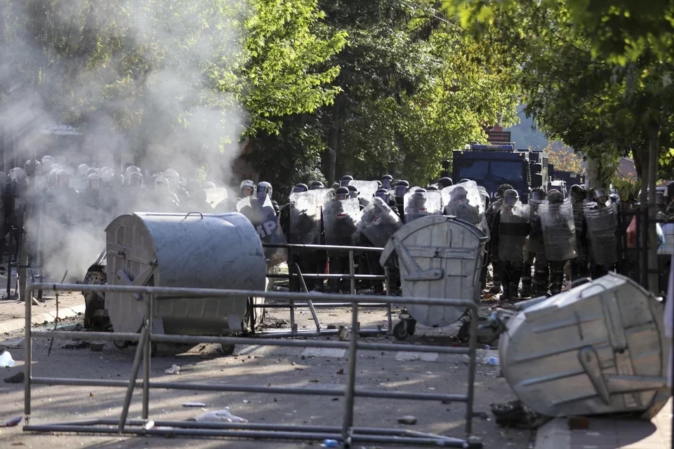 Χαοτική κατάσταση στο Κόσοβο: Άγριες συμπλοκές στους δρόμους