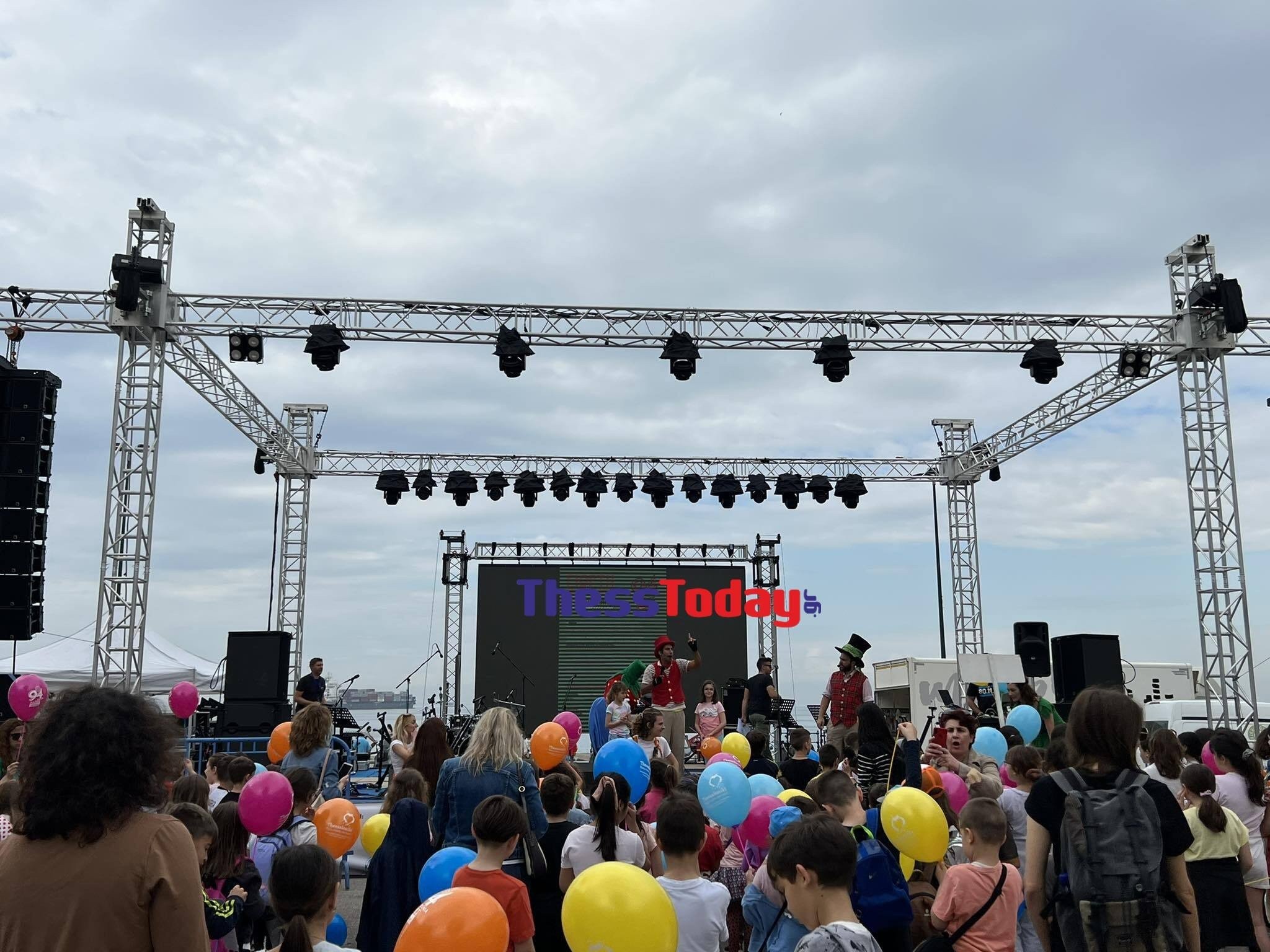 Θεσσαλονίκη: Με αερόστατο, ρομπότ και δωρεάν φρούτα σβήνουν τα 94 κεράκια τους οι λαϊκές αγορές