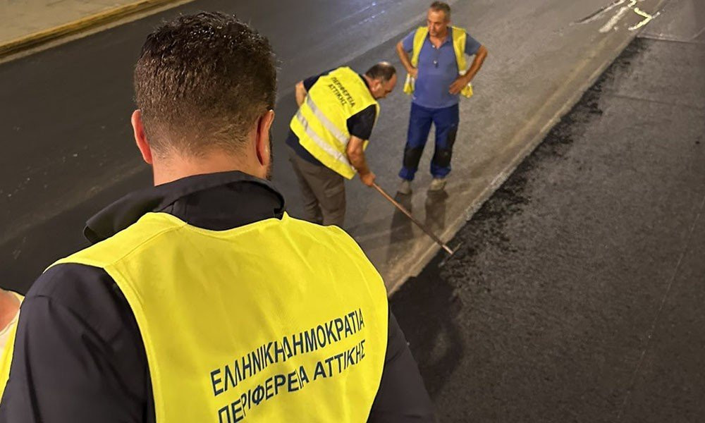 Μετά από 45 χρόνια έριξαν άσφαλτο στη λεωφόρο Συγγρού