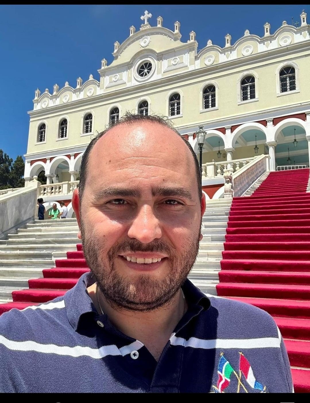 Στην Παναγία της Τήνου ο Λάκης Βασιλειάδης