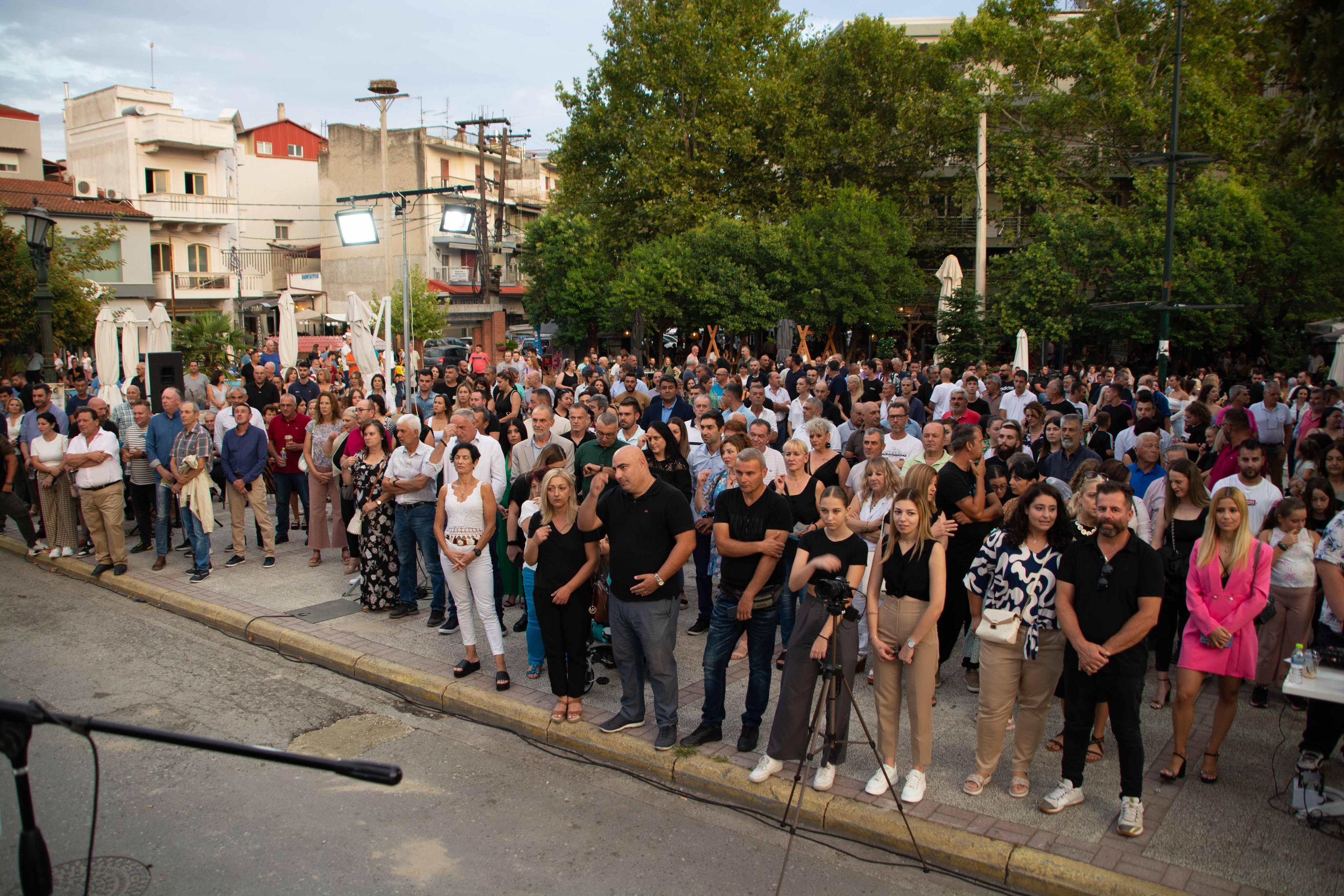 Τα εγκαίνια του εκλογικού κέντρου του υποψήφιου δημάρχου Νίκου Παρούτογλου