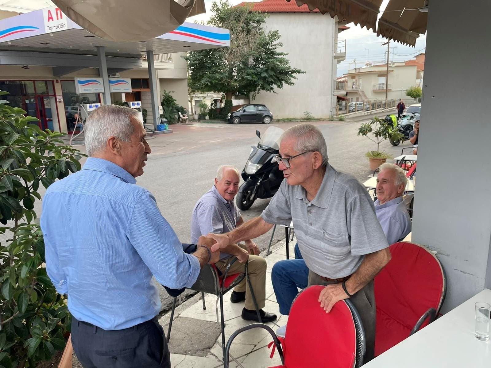 Την περιοχή της Μητροπόλεως και της Νέας Τραπεζούντας στα Γιαννιτσά επισκέφτηκε ο  Στάθης Καστερίδης