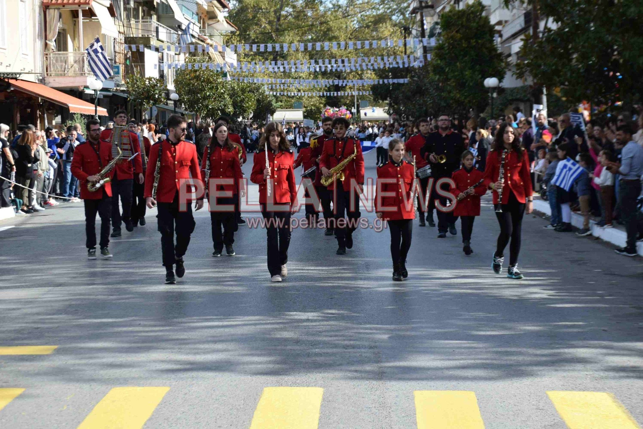 Η μαθητική παρέλαση στη Σκύδρα για την επέτειο της 28ης Οκτωβρίου (βίντεο/φώτο)