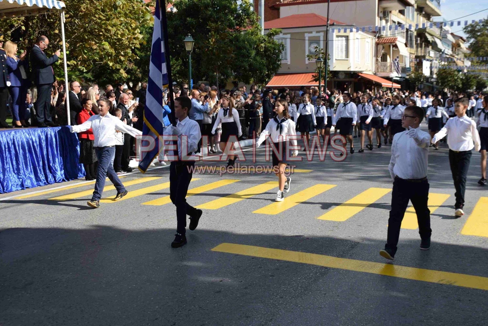 Η μαθητική παρέλαση στη Σκύδρα για την επέτειο της 28ης Οκτωβρίου (βίντεο/φώτο)