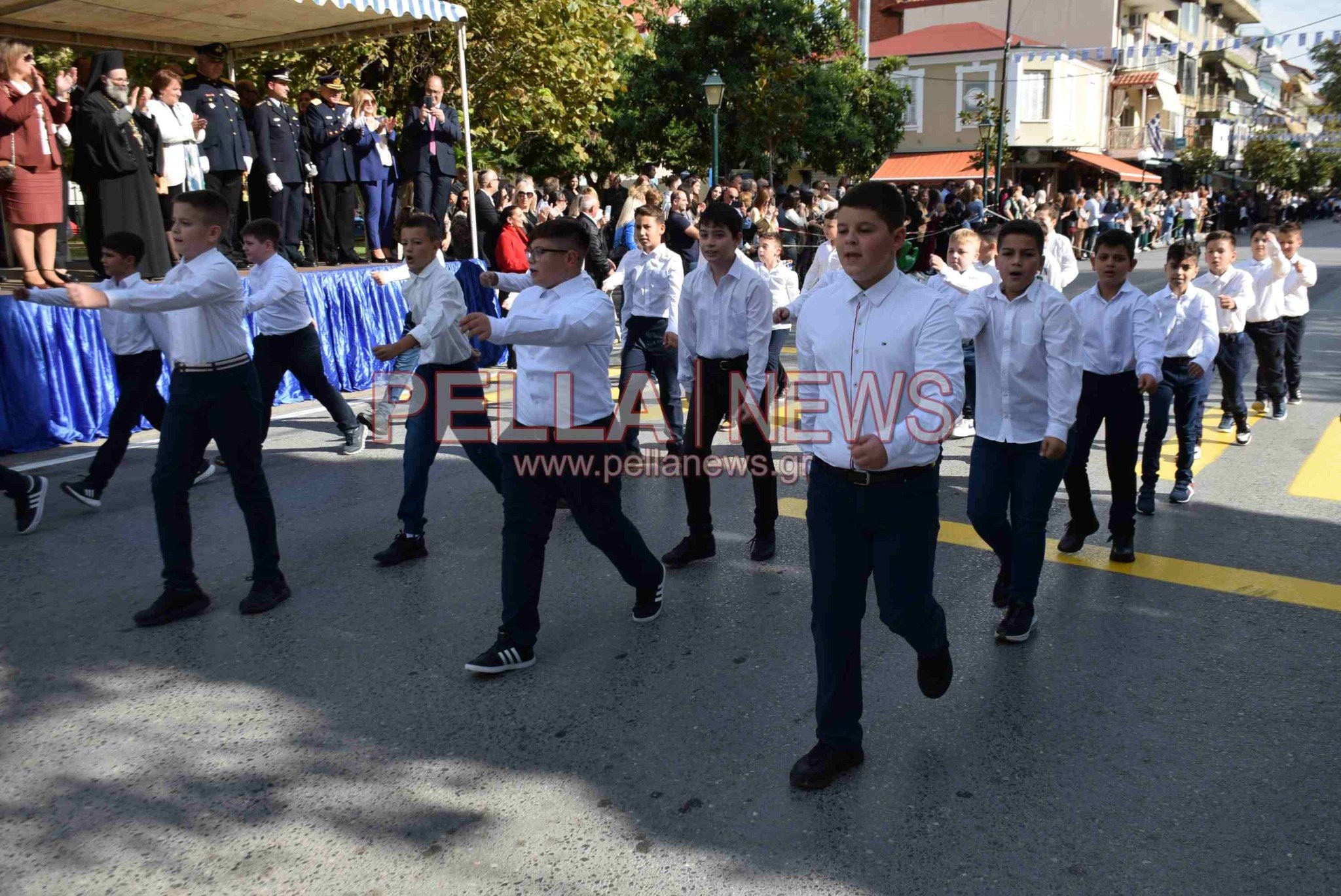 Η μαθητική παρέλαση στη Σκύδρα για την επέτειο της 28ης Οκτωβρίου (βίντεο/φώτο)