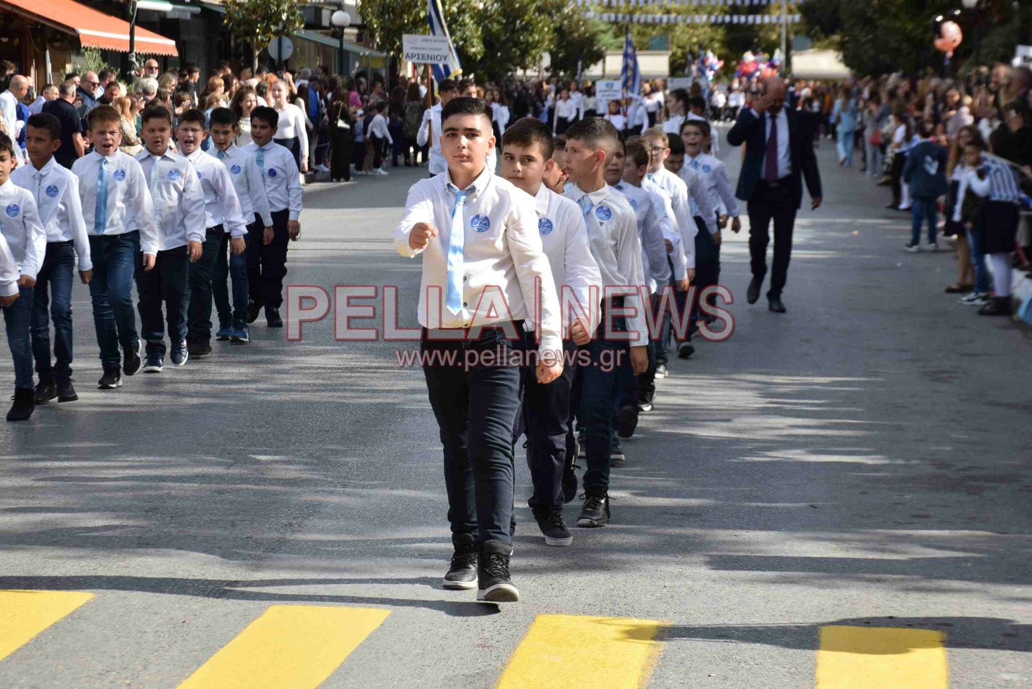 Η μαθητική παρέλαση στη Σκύδρα για την επέτειο της 28ης Οκτωβρίου (βίντεο/φώτο)