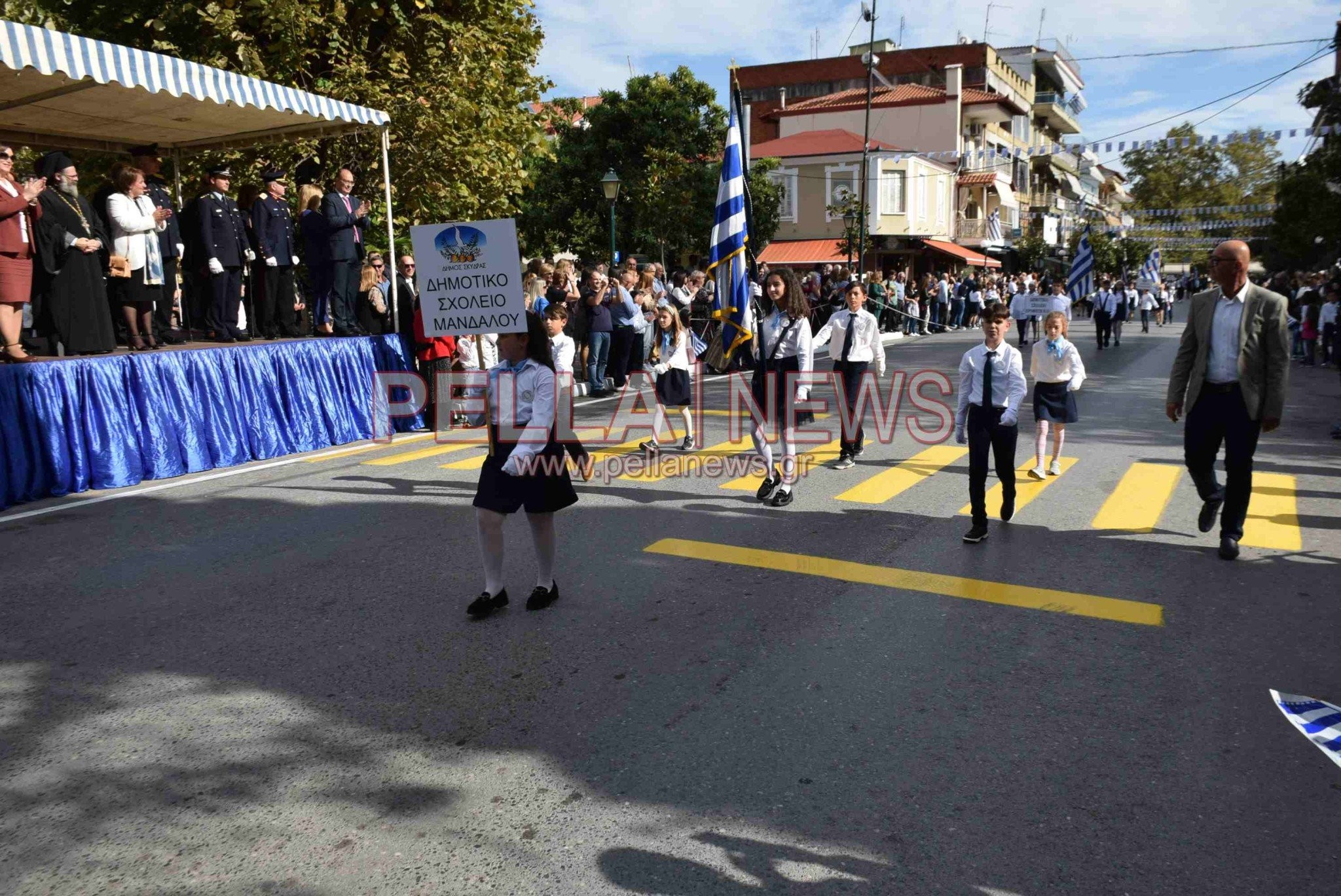 Η μαθητική παρέλαση στη Σκύδρα για την επέτειο της 28ης Οκτωβρίου (βίντεο/φώτο)