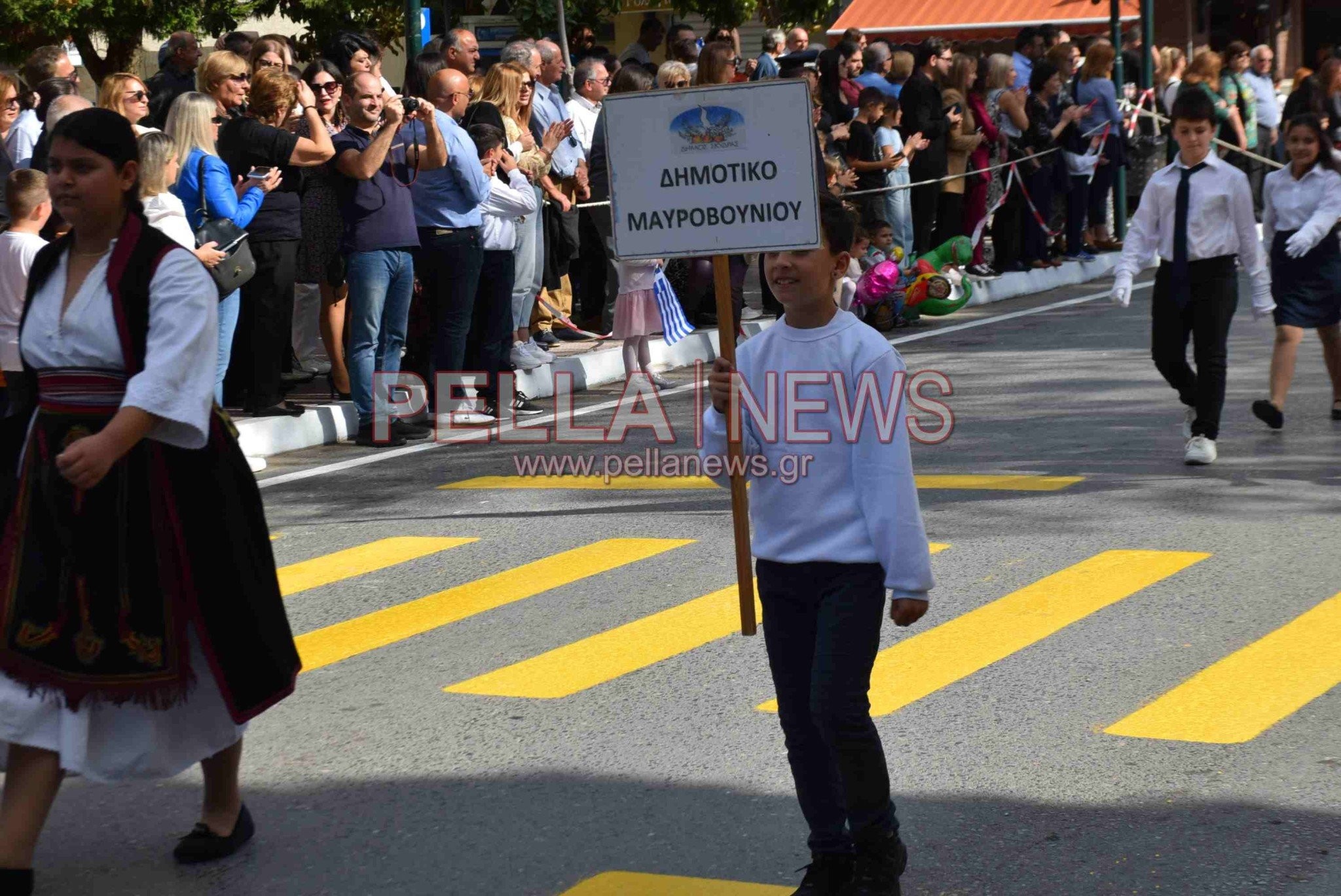 Η μαθητική παρέλαση στη Σκύδρα για την επέτειο της 28ης Οκτωβρίου (βίντεο/φώτο)