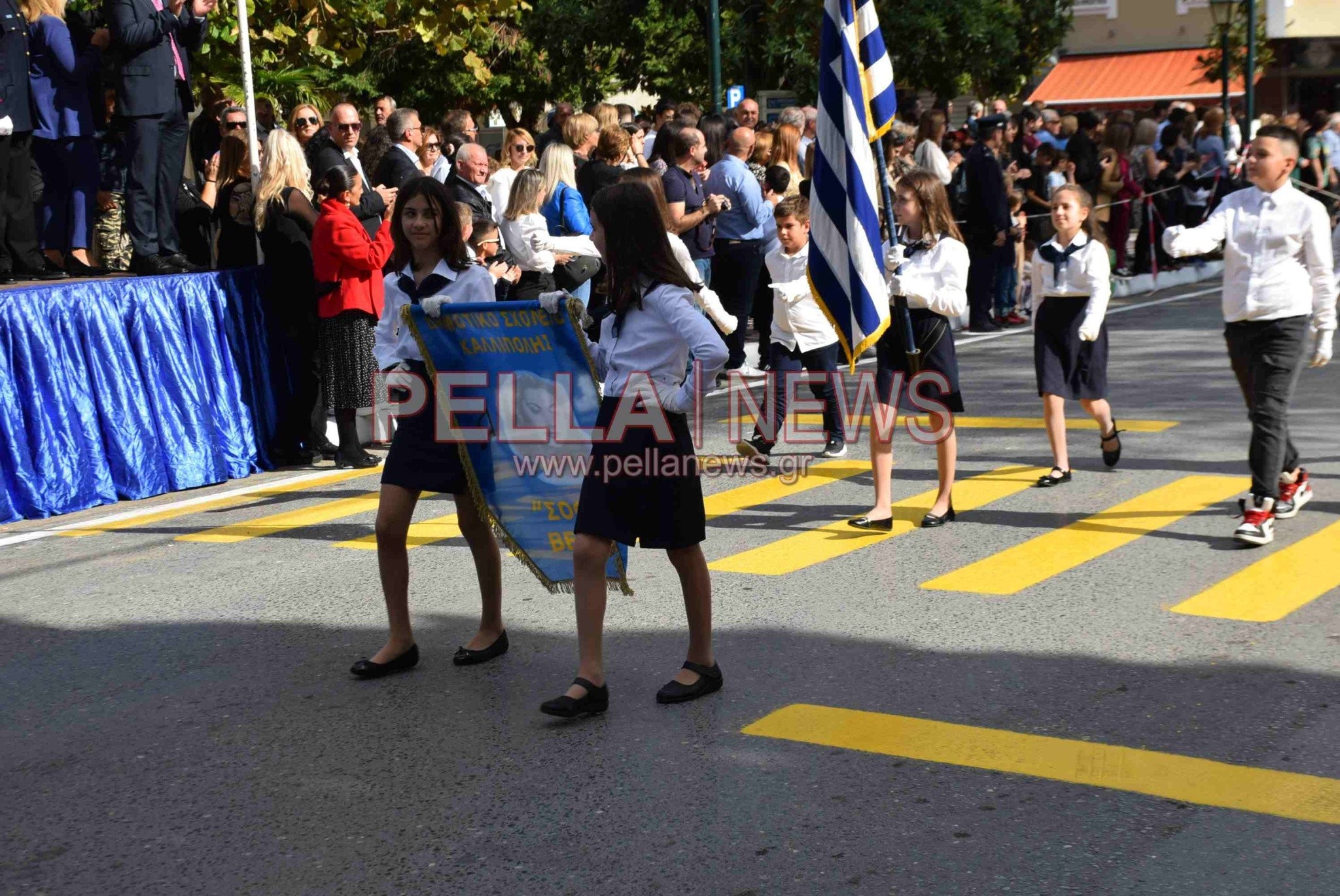 Η μαθητική παρέλαση στη Σκύδρα για την επέτειο της 28ης Οκτωβρίου (βίντεο/φώτο)