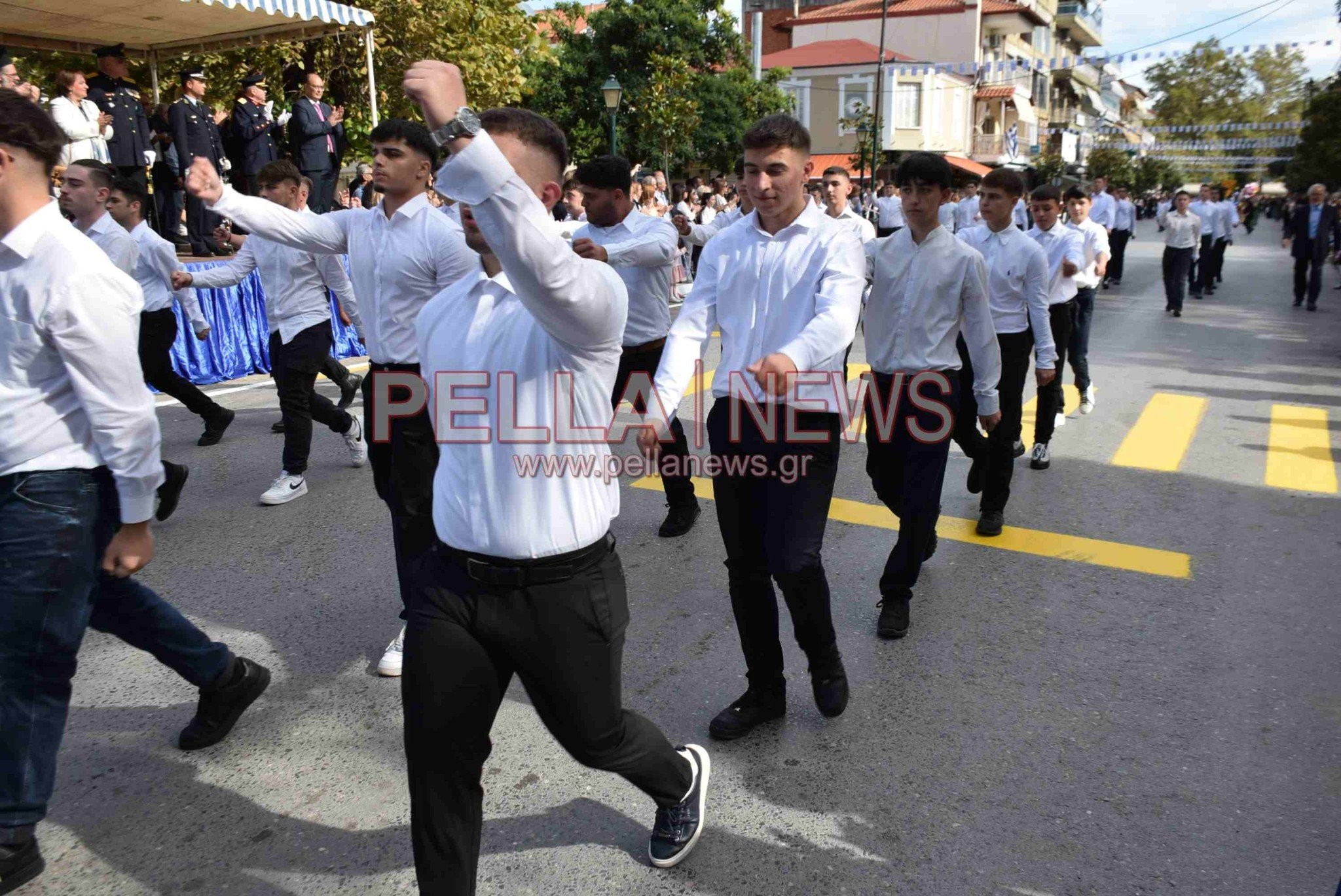 Η μαθητική παρέλαση στη Σκύδρα για την επέτειο της 28ης Οκτωβρίου (βίντεο/φώτο)