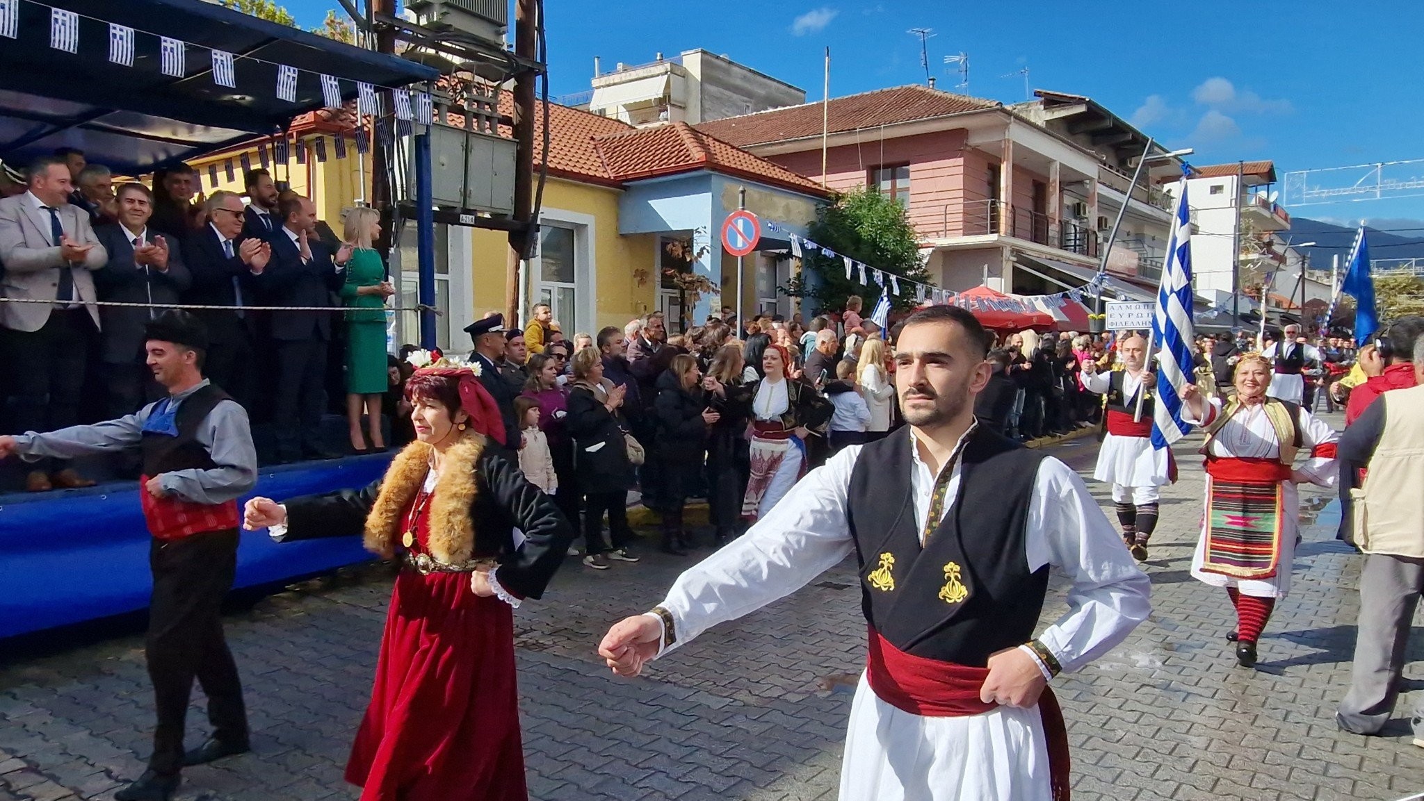 Περηφάνια και Ομοψυχία από τους συλλόγους της Αλμωπίας