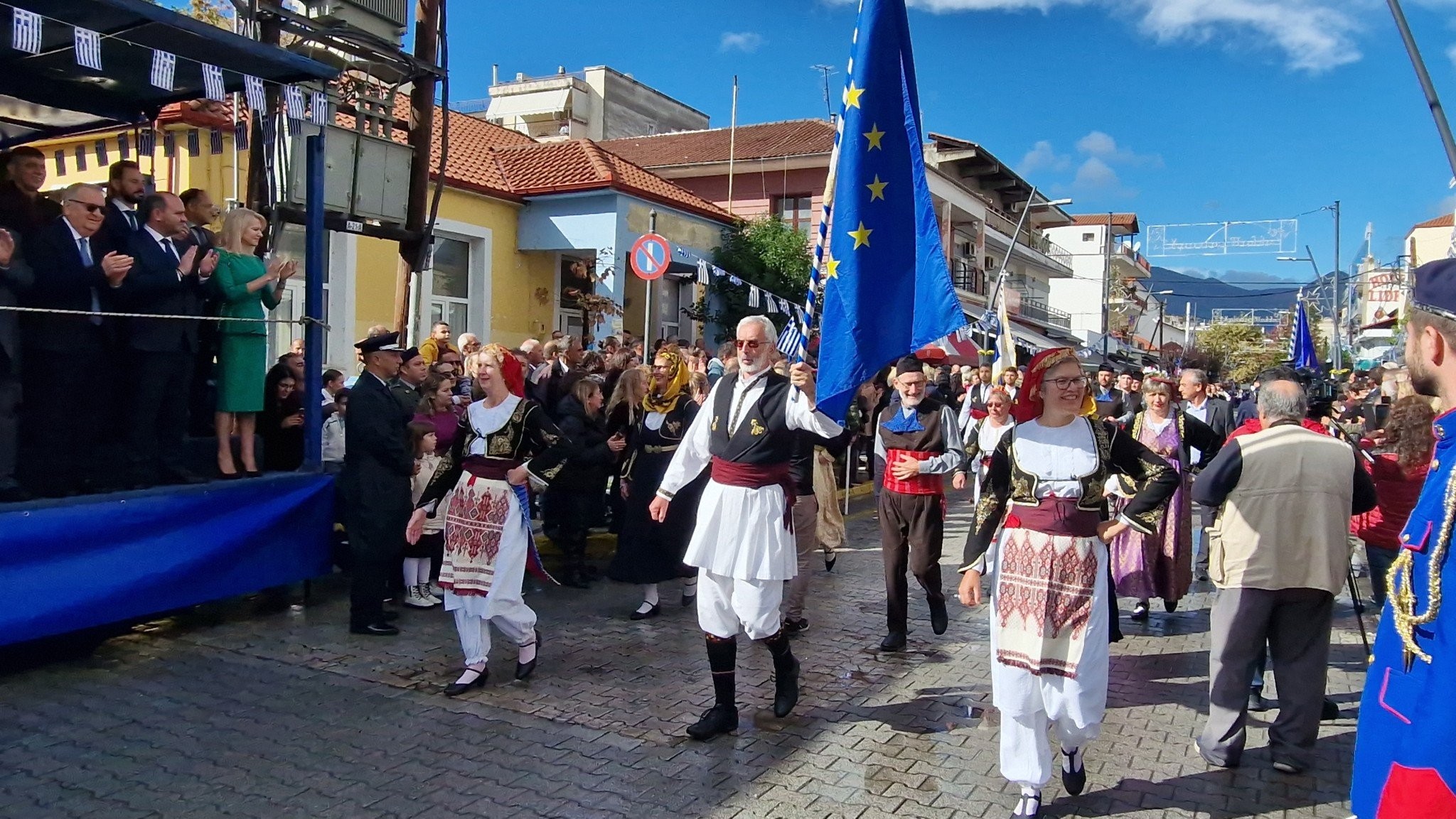 Περηφάνια και Ομοψυχία από τους συλλόγους της Αλμωπίας