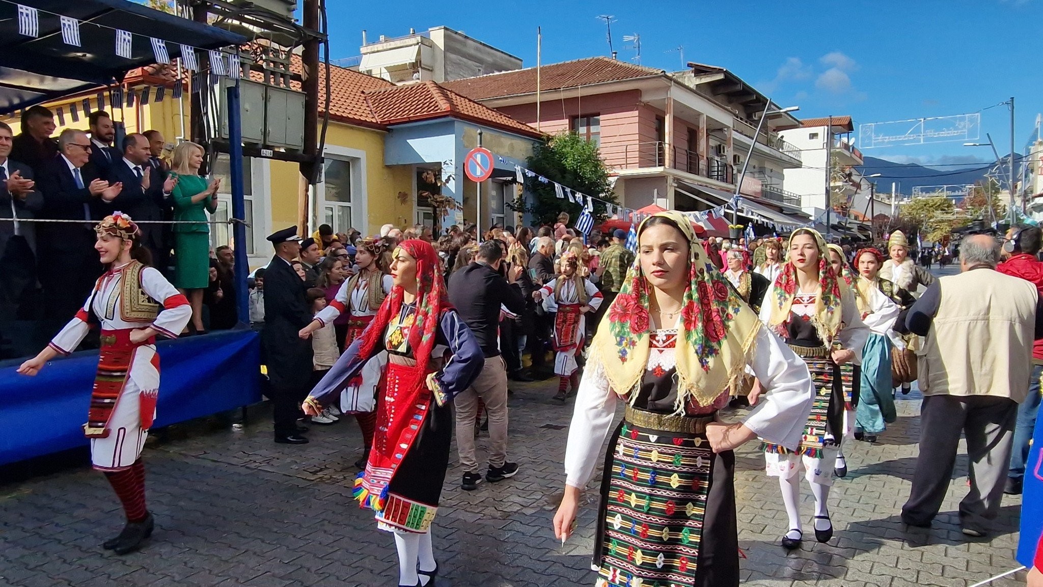 Περηφάνια και Ομοψυχία από τους συλλόγους της Αλμωπίας