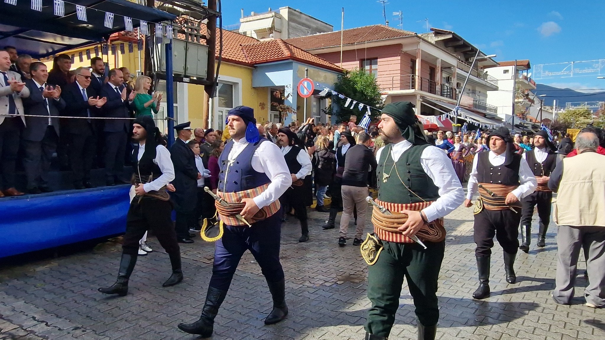 Περηφάνια και Ομοψυχία από τους συλλόγους της Αλμωπίας